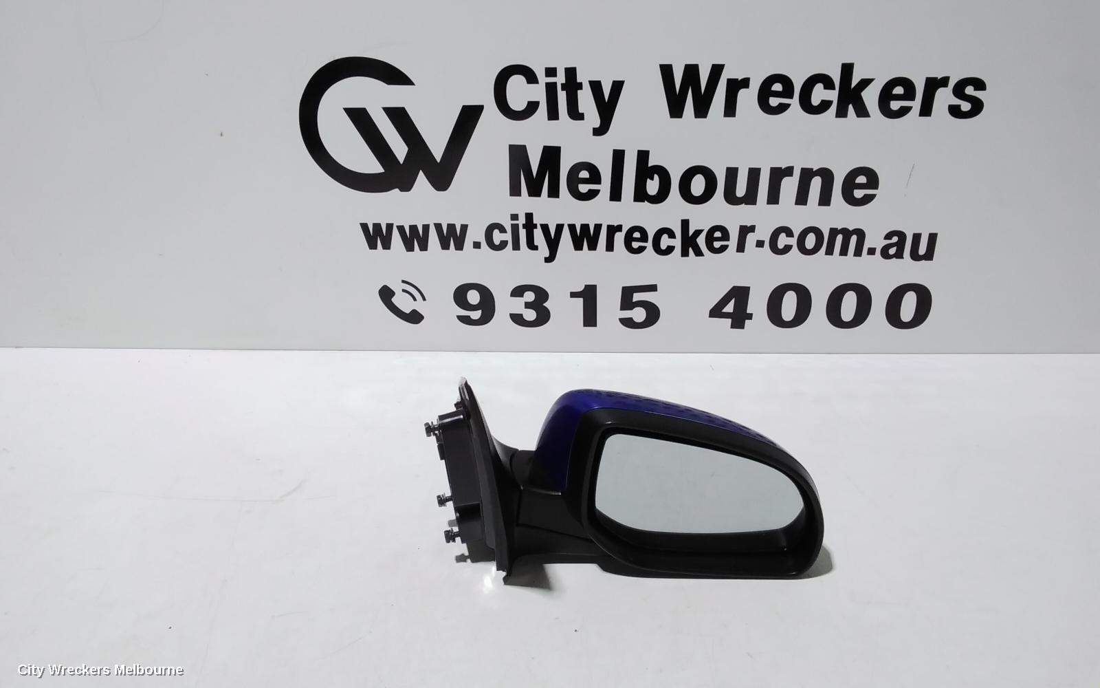HYUNDAI I20 RIGHT DOOR MIRROR, PB, MANUAL FOLDING, NON FLASHER TYPE, 07/2010 - 12/2015