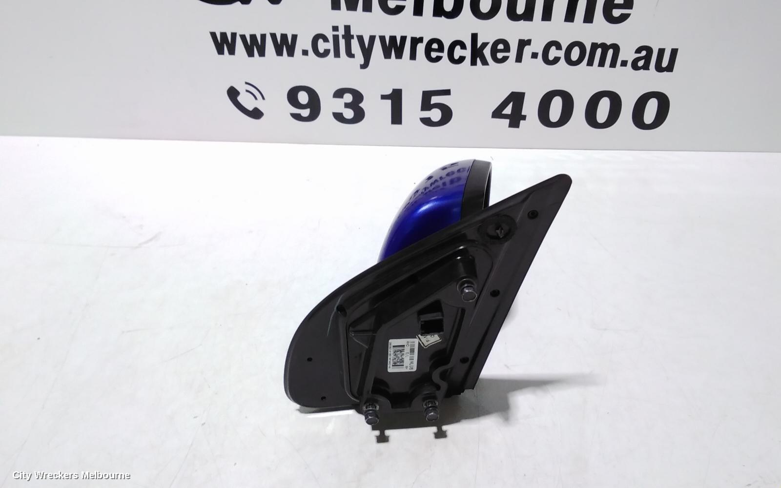 HYUNDAI I20 RIGHT DOOR MIRROR, PB, MANUAL FOLDING, NON FLASHER TYPE, 07/2010 - 12/2015