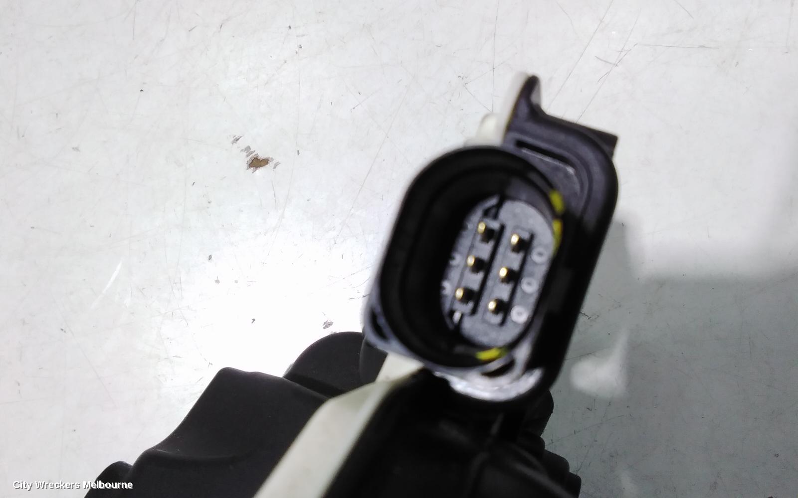 VOLKSWAGEN TIGUAN DOOR/BOOT/GATE LOCK, RIGHT REAR DOOR LOCK, 5N, P/N 5N0839016D, 01/2009 - 06/2011