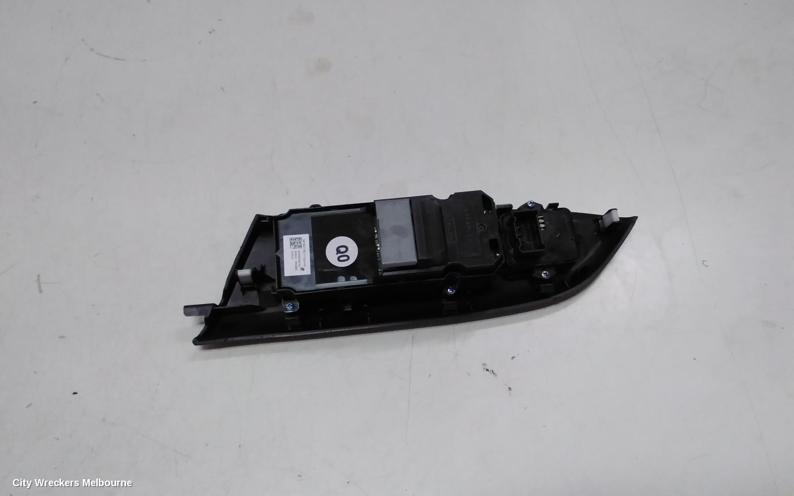 HONDA JAZZ PWR DR WIND SWITCH, LH FRONT, GF/GK, VTI, 07/2014 - 12/2020