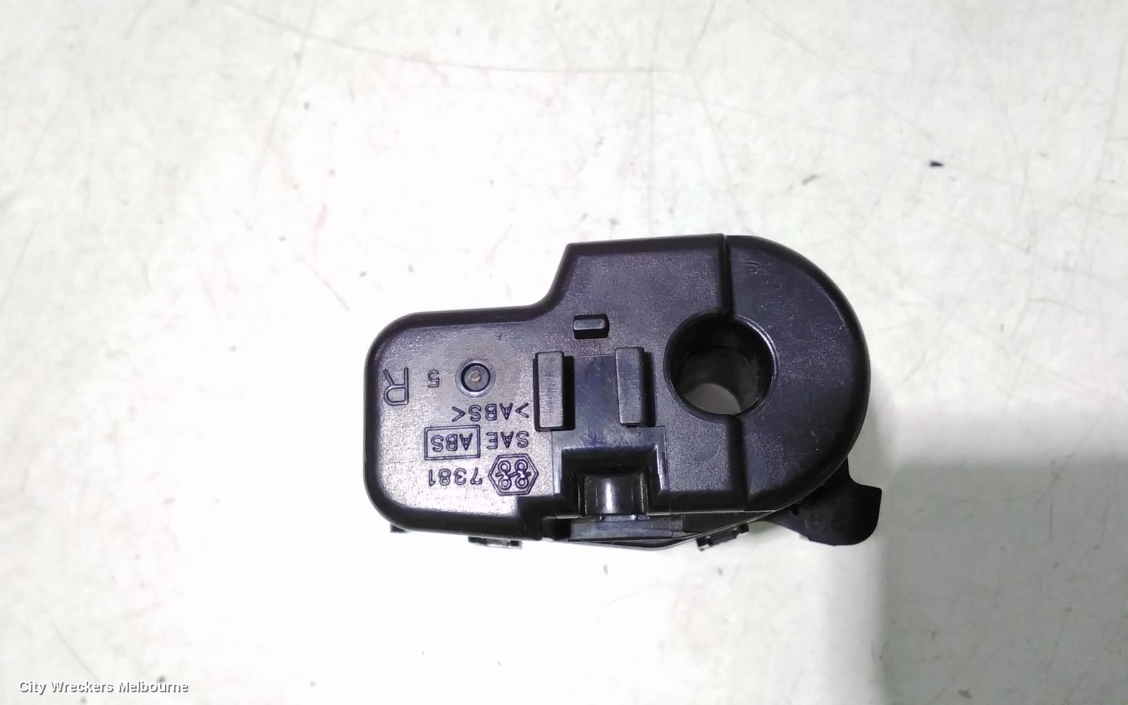 TOYOTA RAV4 RIGHT DOOR MIRROR, XA40/ZSA42R, POWER FOLD, W/BLINDSPOT TYPE, 12/2012 - 11/2018
