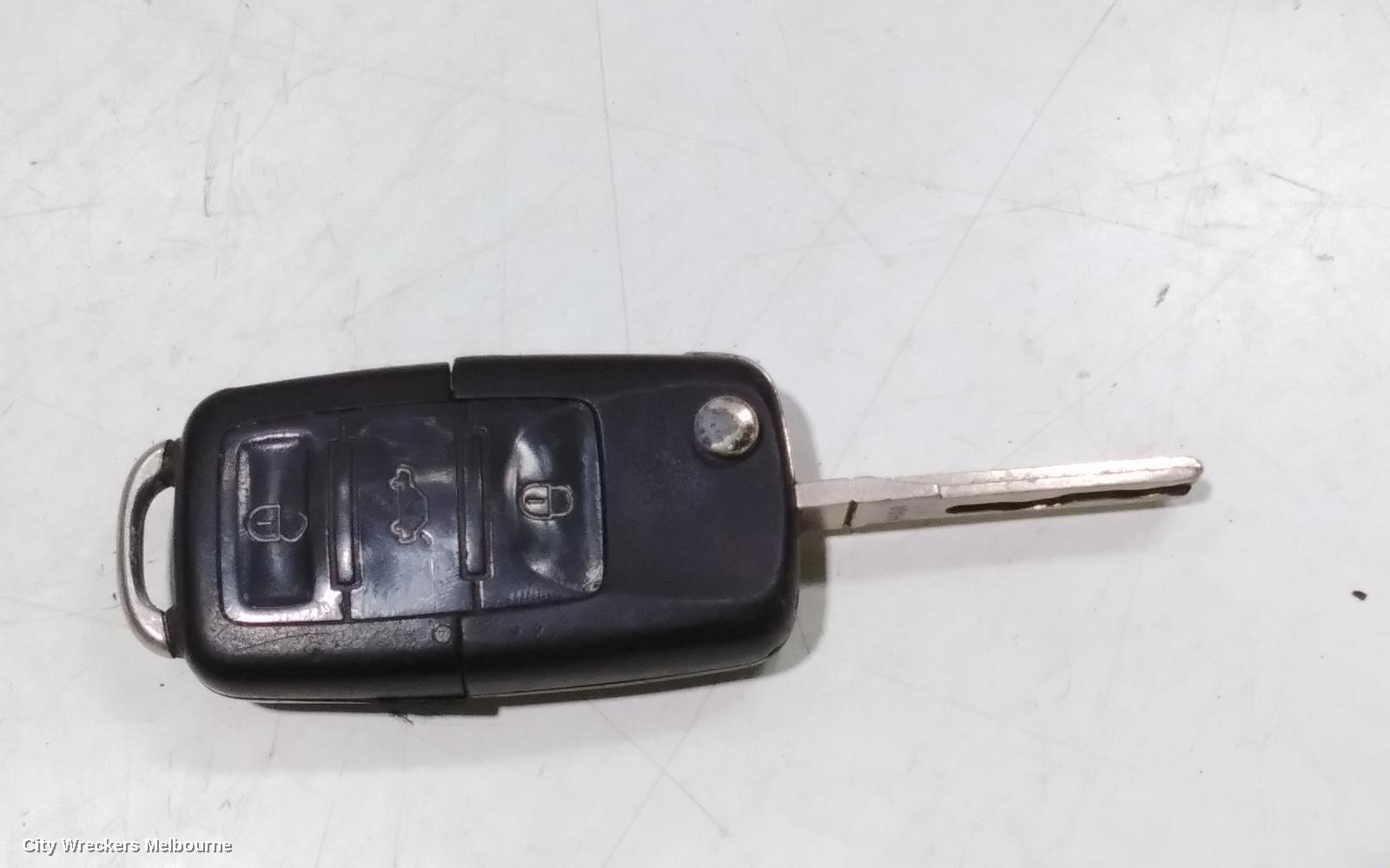 VOLKSWAGEN TIGUAN IGNITION W/ KEY, 5N, PETROL, AUTO T/M, 05/2008 - 08/2016