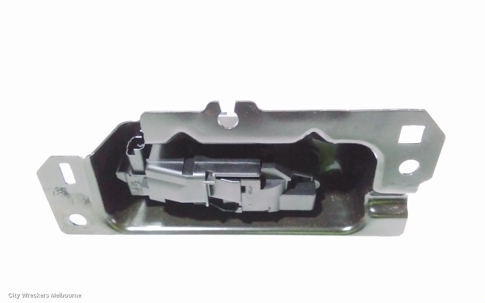 PEUGEOT 508 DOOR/BOOT/GATE LOCK, TAILGATE LOCK, NON POWER LIFTGATE TYPE, 05/2011 - 12/2017