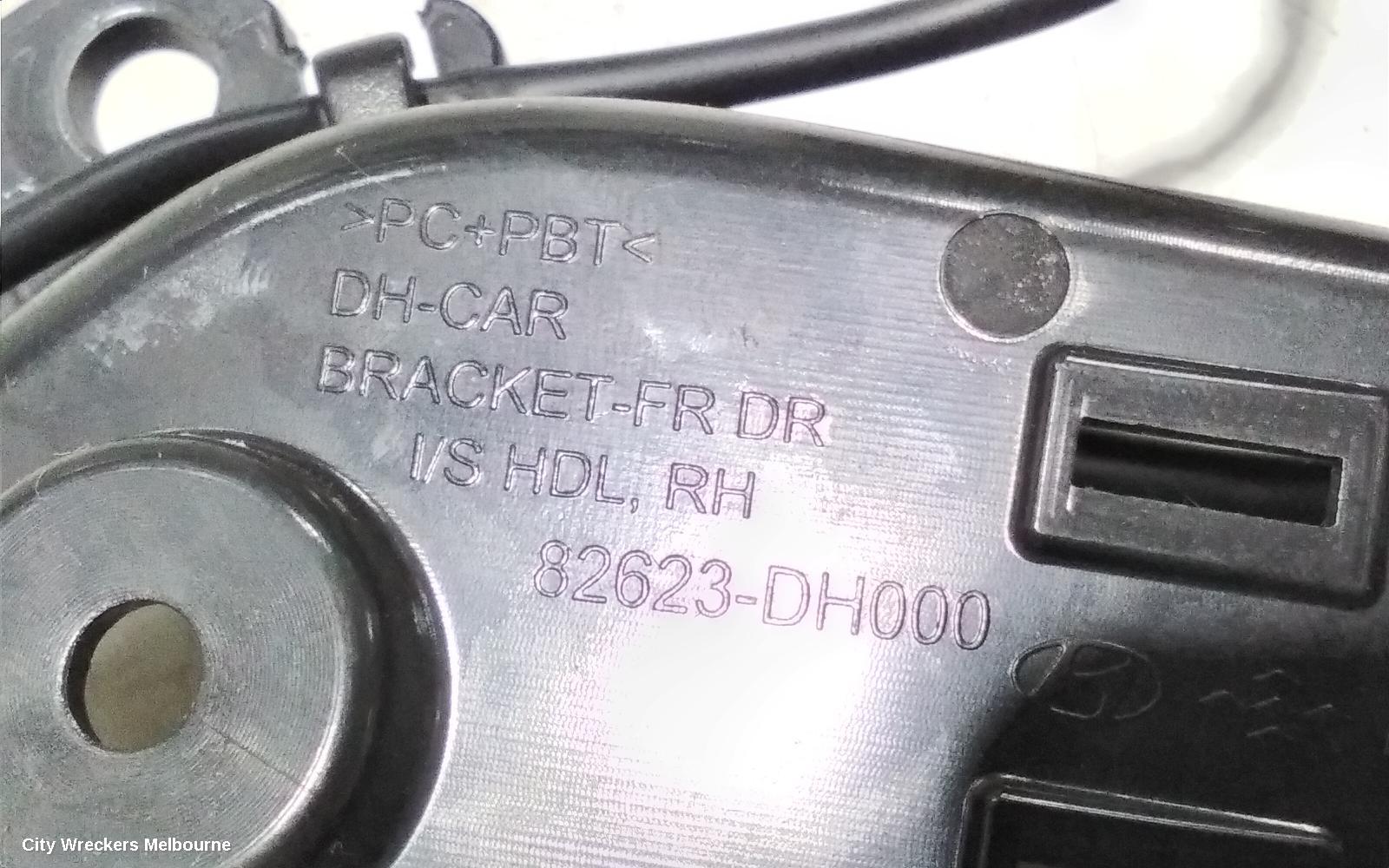 HYUNDAI GENESIS DOOR HANDLE, INNER, RH FRONT, DH, 11/2014 - 01/2018
