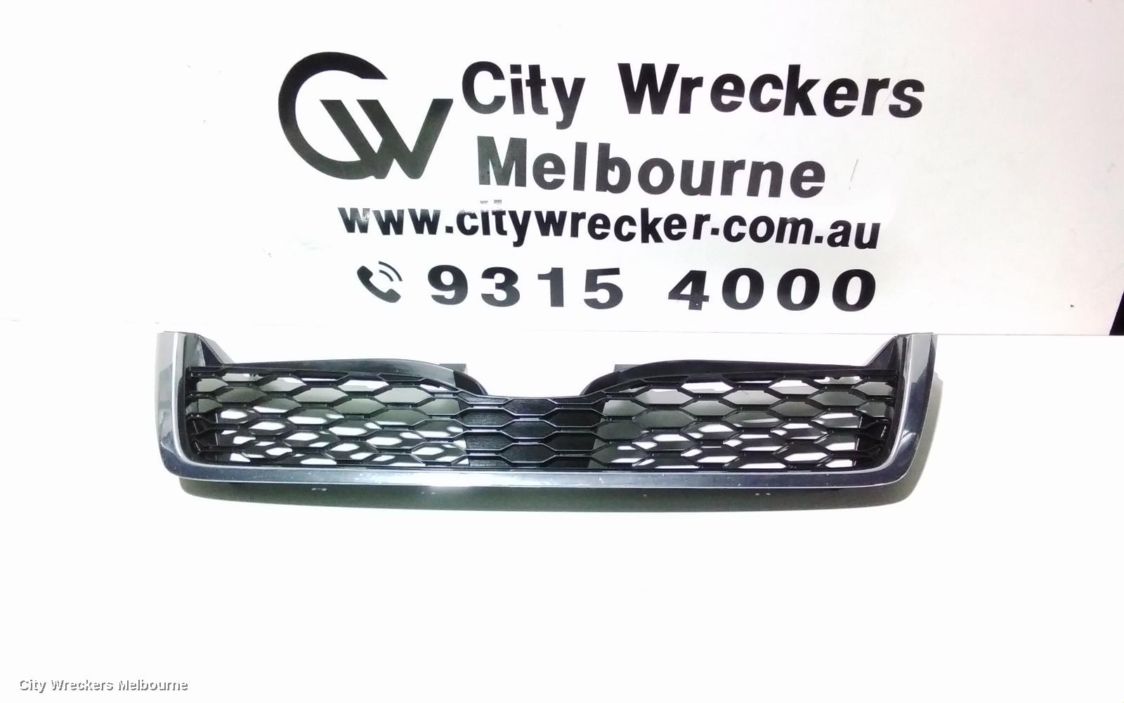 SUBARU FORESTER GRILLE, RADIATOR GRILLE MOULDING (CENTRE), SJ, CHROME, 12/2012 - 01/2016