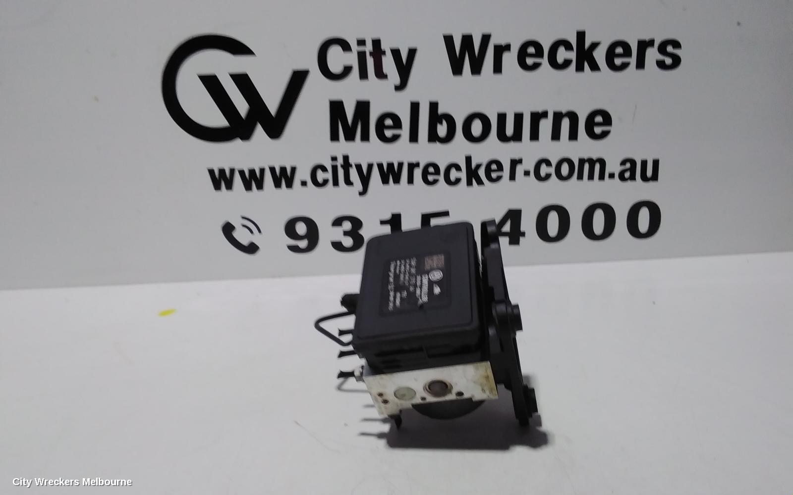 VOLKSWAGEN GOLF ABS PUMP/MODULATOR, GEN 7, ON MOTOR P/N 5Q0614517T, 01/2013 - 08/2020