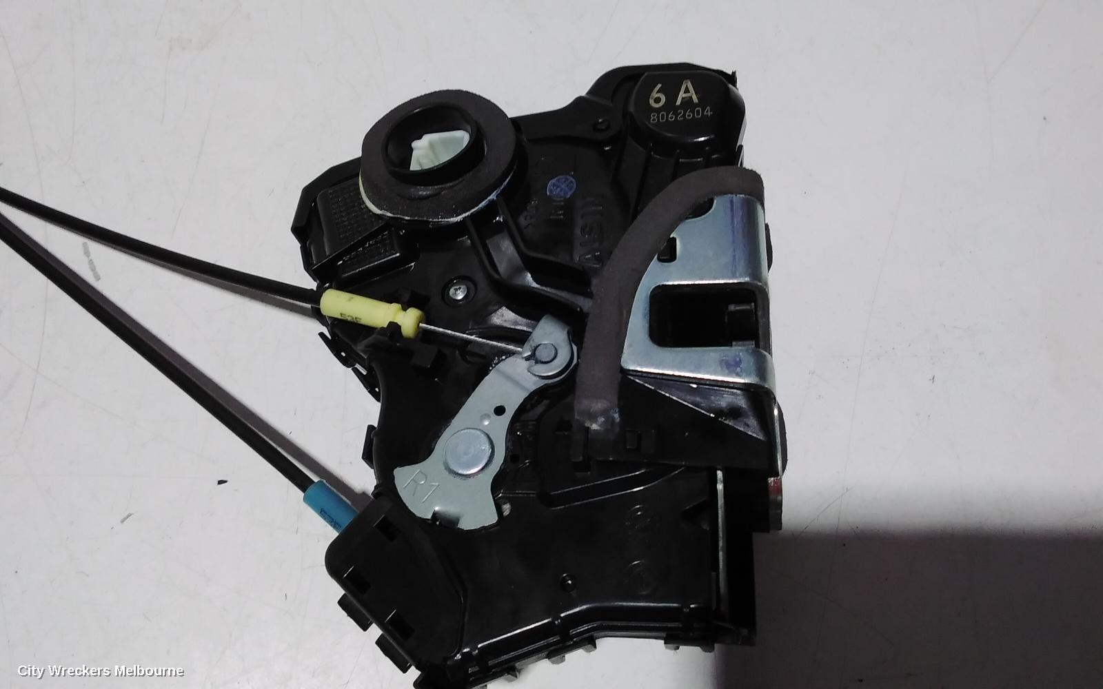 TOYOTA ESTIMA DOOR/BOOT/GATE LOCK, RH FRONT, XR50, 05-19