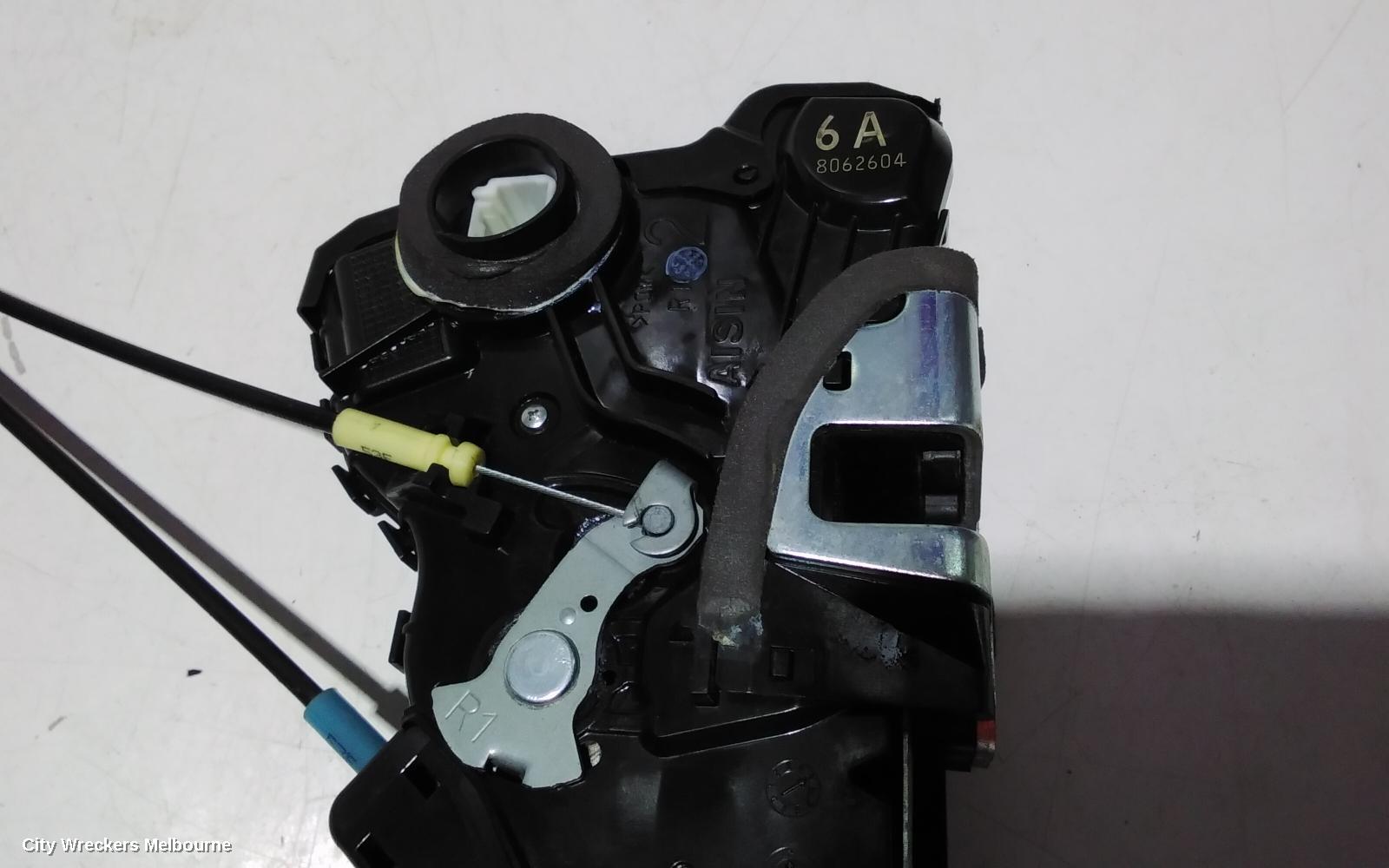 TOYOTA ESTIMA DOOR/BOOT/GATE LOCK, RH FRONT, XR50, 05-19