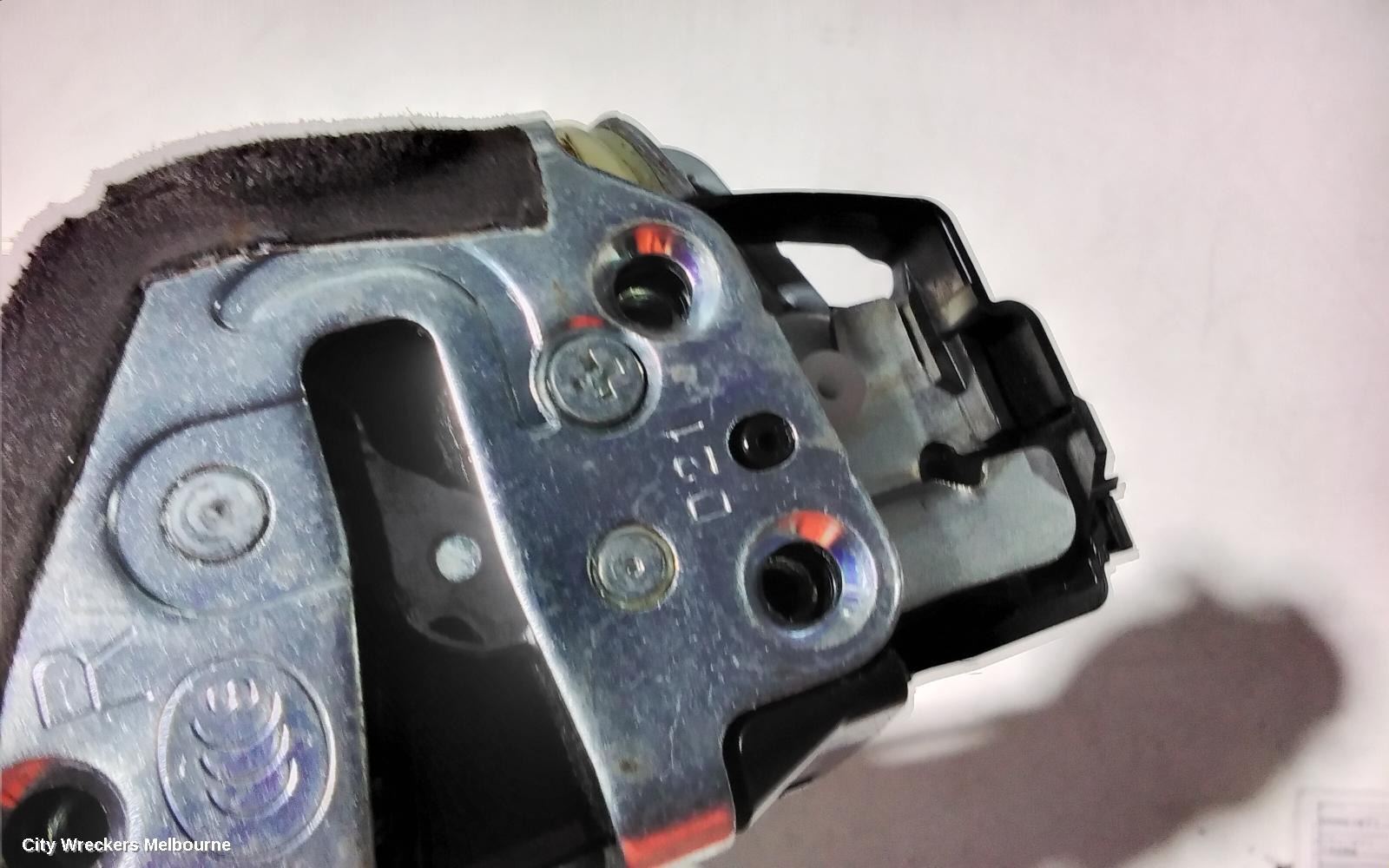 TOYOTA ESTIMA DOOR/BOOT/GATE LOCK, RH FRONT, XR50, 05-19