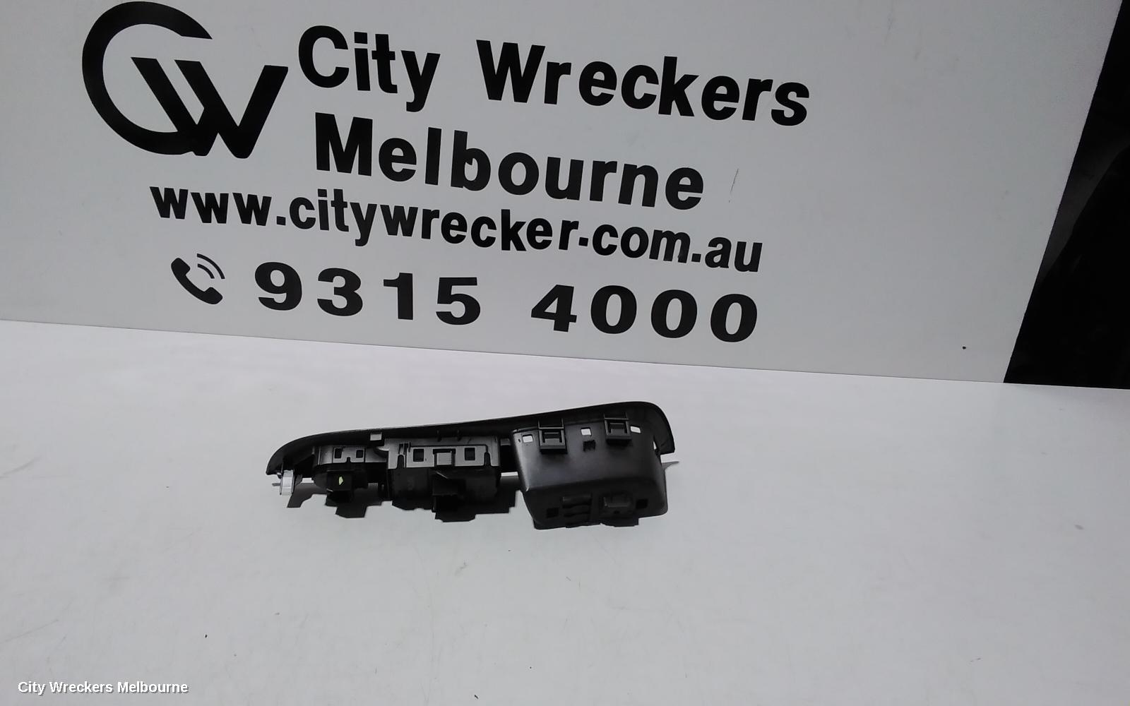 HOLDEN COMMODORE PWR DR WIND SWITCH, FRONT CENTRE MASTERSWITCH, 4 DOOR, BLACK, VE, 08/2006 - 04/2013