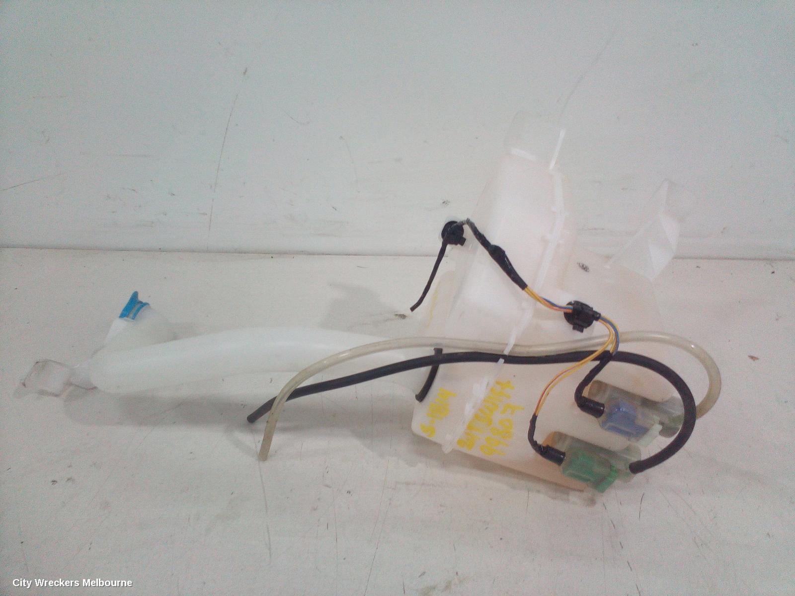 SUZUKI SWIFT WASHER BOTTLE, RS415/RS416, 09/2004 - 02/2011