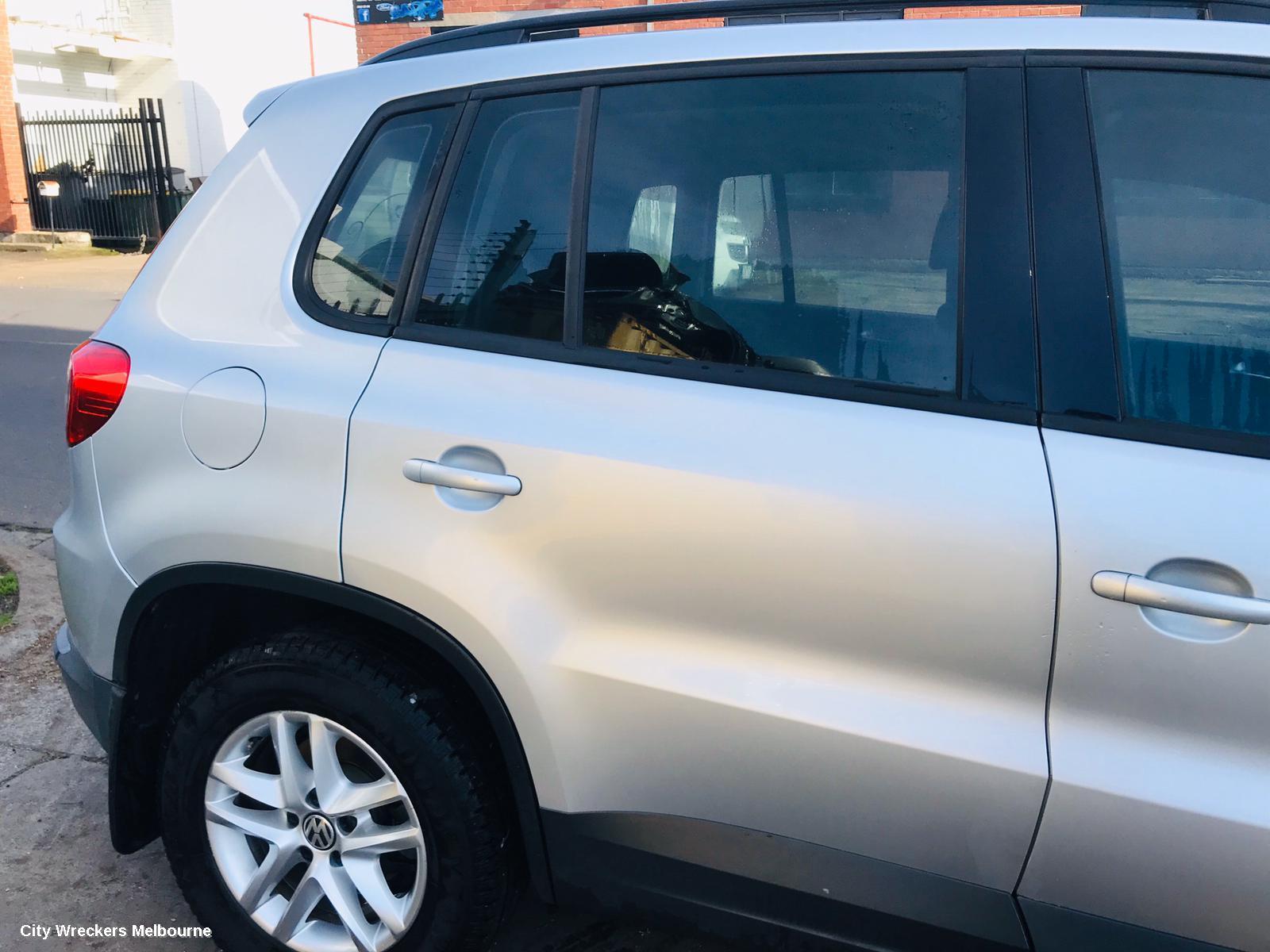 VOLKSWAGEN TIGUAN RIGHT INDICATOR/FOG/SIDE, BUMPER FOGLAMP, 5N, 05/2008 - 06/2011