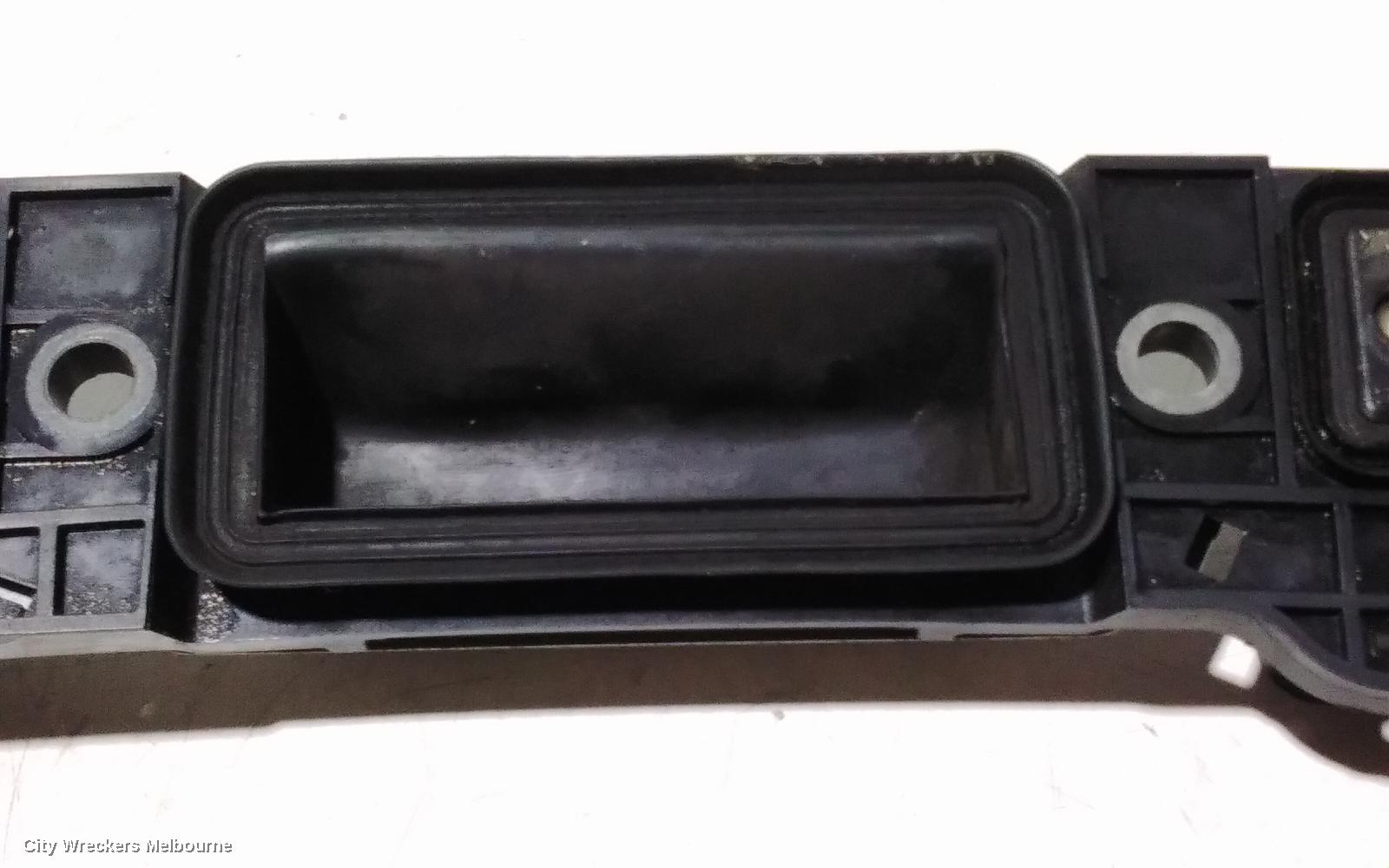 VOLKSWAGEN PASSAT, 3C/MK6, 03/2006 - 06/2012, TAILGATE RELEASE BUTTON  FOR WAGON : 99832