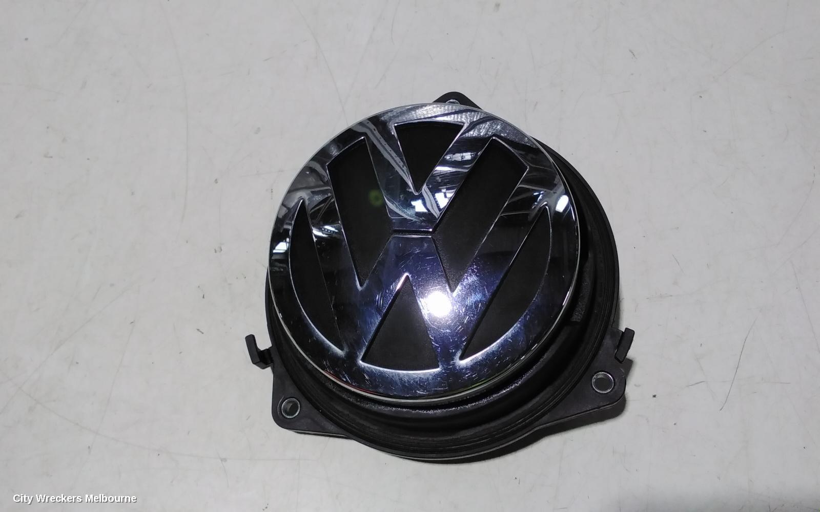 VOLKSWAGEN PASSAT TAILGATE HANDLE, BOOT RELEASE HANDLE W/ VW BADGE, 3C/MK6 B6, SEDAN, 03/2006 - 09/2010