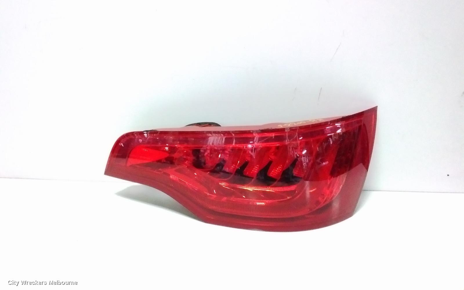 AUDI Q7 RIGHT TAILLIGHT, 4L, IN TAILGATE, 10/2009 - 08/2015