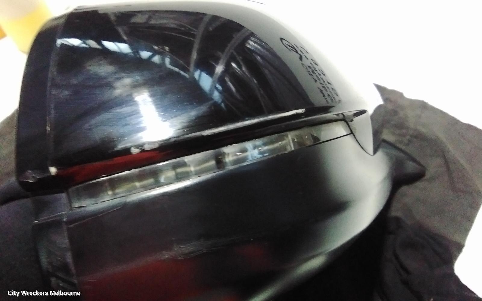 HONDA HRV RIGHT DOOR MIRROR, RU5, RS, BLACK, MANUAL FOLD, 07/2018 - 10/2021