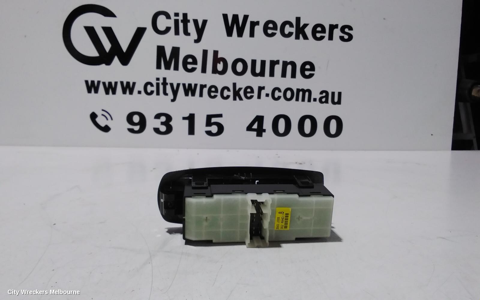 RENAULT KALEOS PWR DR WIND SWITCH, RH FRONT (MASTER SWITCH), H45, 07/2011 - 04/2016