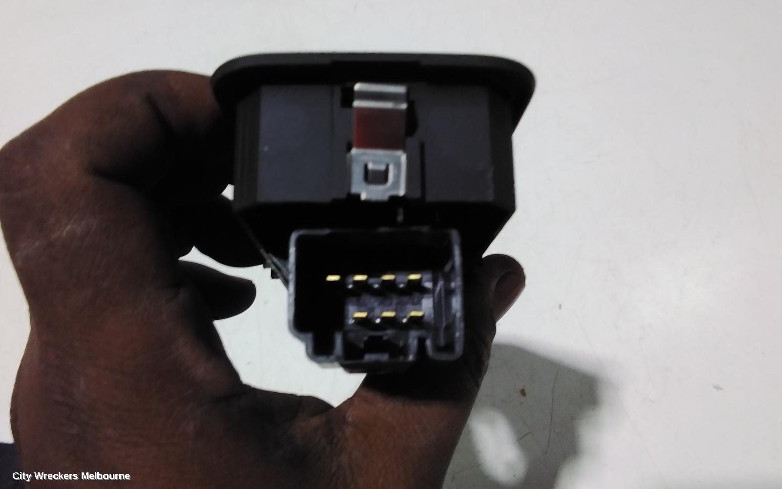 LAND ROVER RANGEROVER SPORT PWR DR WIND SWITCH, LH FRONT, L320, 08/2005 - 10/2010