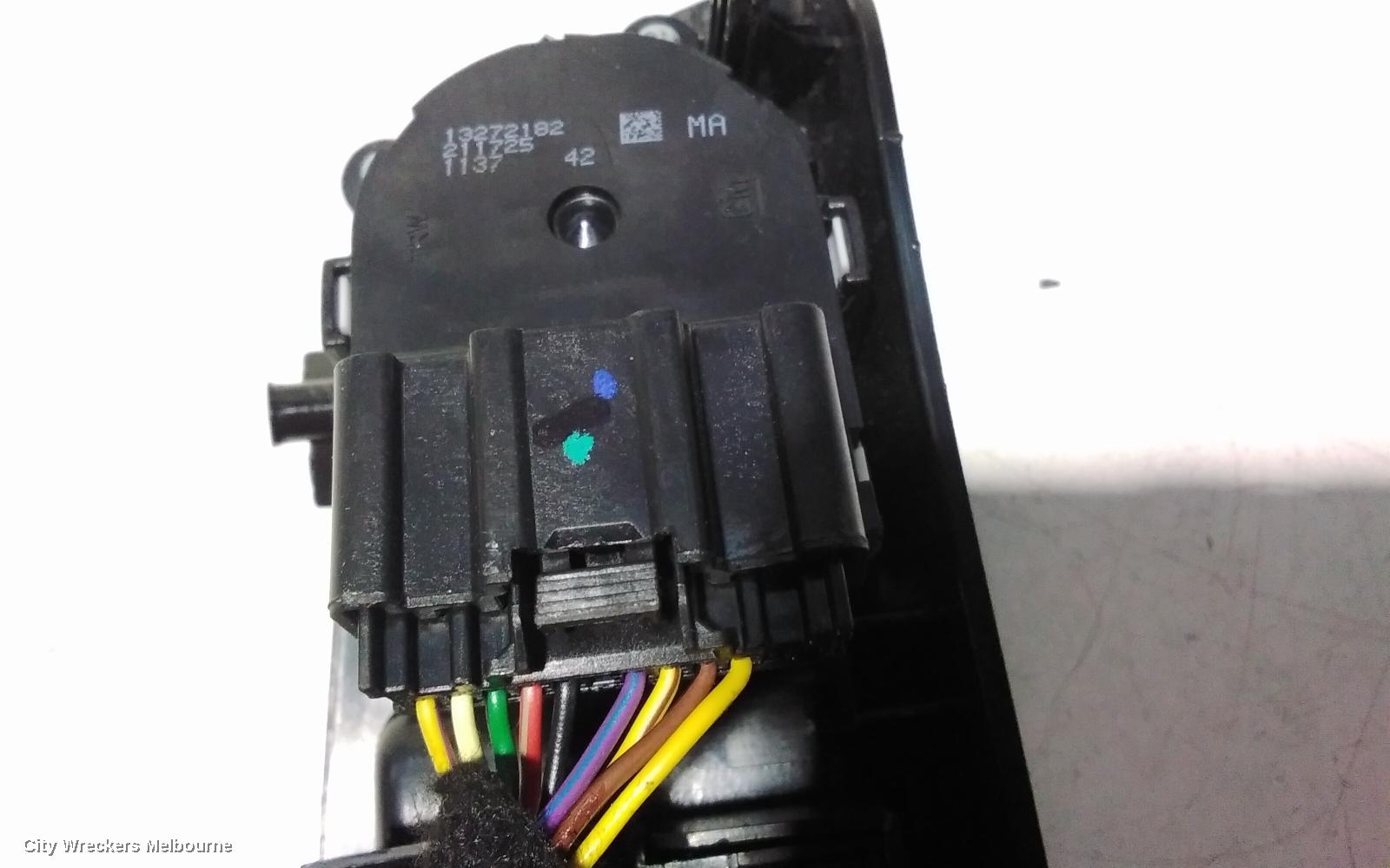 HOLDEN CRUZE PWR DR WIND SWITCH, RH FRONT (MASTER SWITCH), JH, 03/2011 - 01/2017