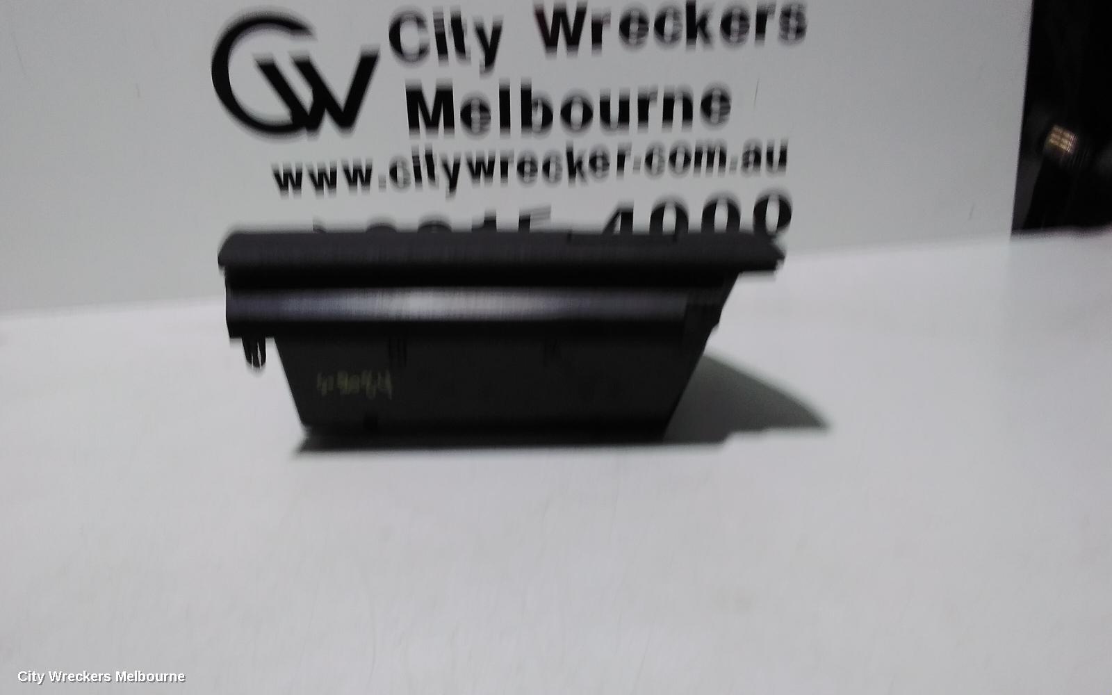 TOYOTA PRIUS GLOVE BOX, ZVW40R, PRIUS V, UPPER, 05/2012 - 03/2021