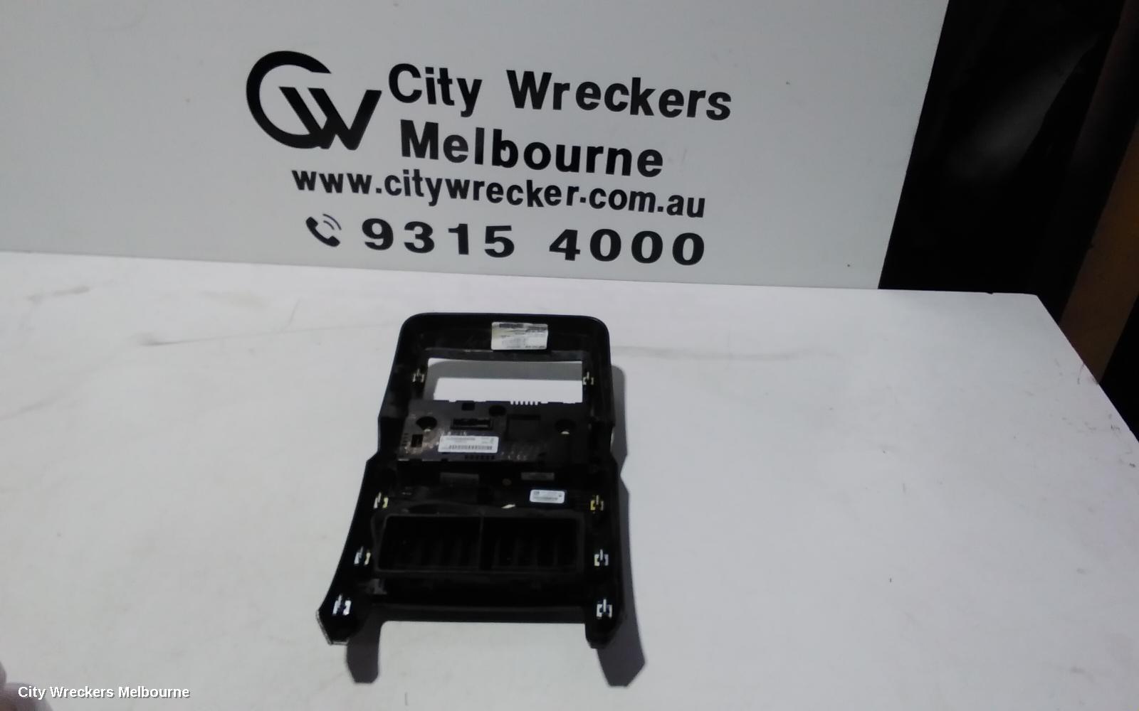 TOYOTA PRIUS, ZVW40R, PRIUS V, 05/2012 - 11/2022, CENTER AIRVENT: 100003