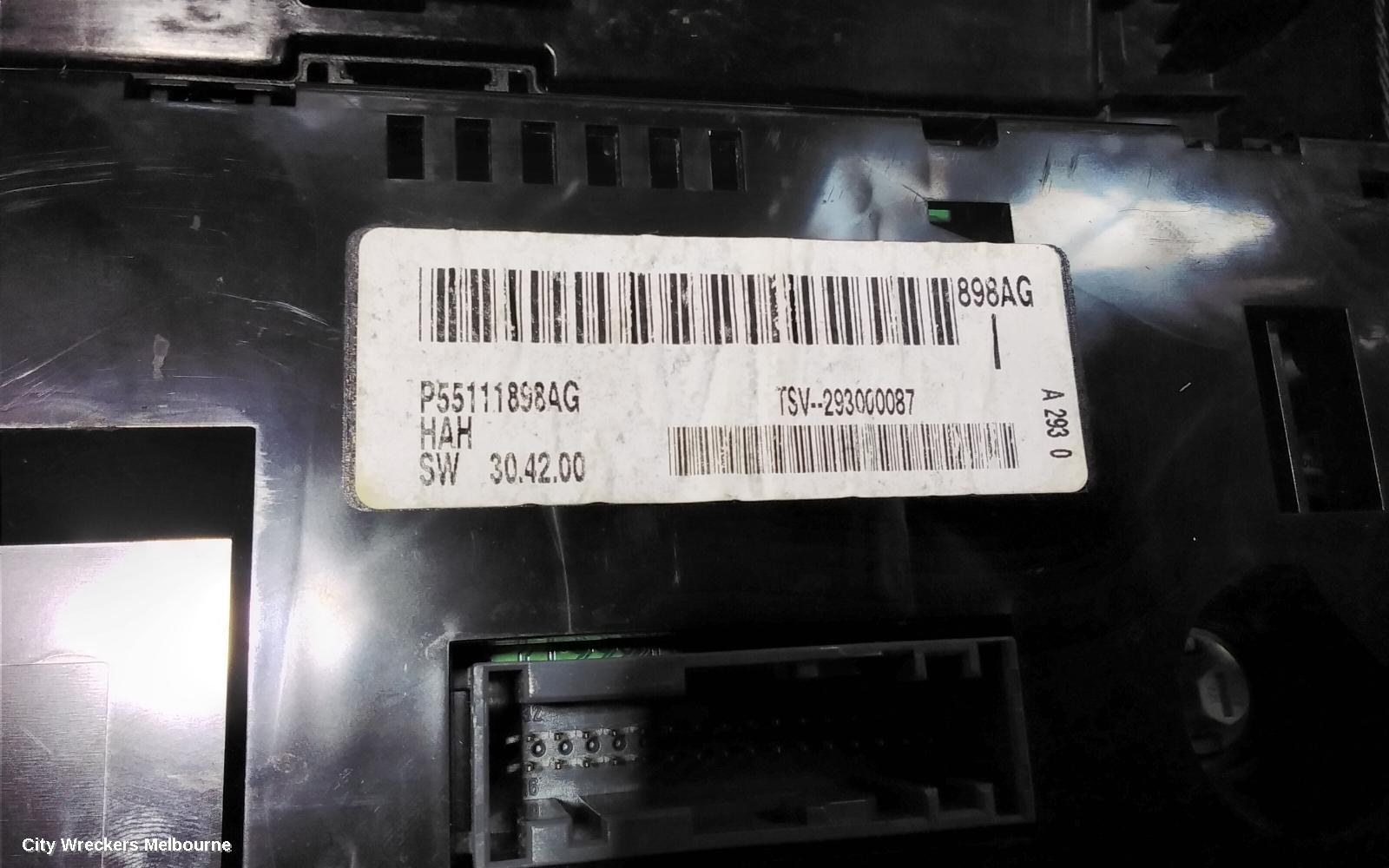 TOYOTA PRIUS, ZVW40R, PRIUS V, 05/2012 - 11/2022, CENTER AIRVENT: 100003