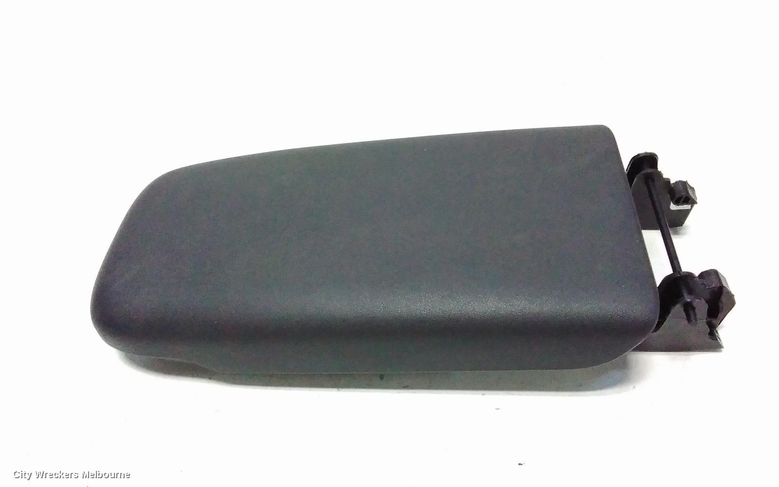 HOLDEN EQUINOX CONSOLE, CONSOLE LID ONLY, LEATHER, BLACK, EQ, 09/2017 - 12/2020