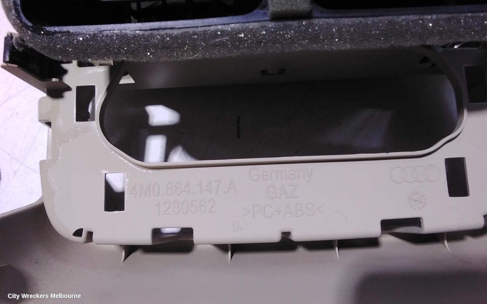 AUDI Q7, 4M, 07/2015 ONWARDS, REAR AIRVENT: 100235