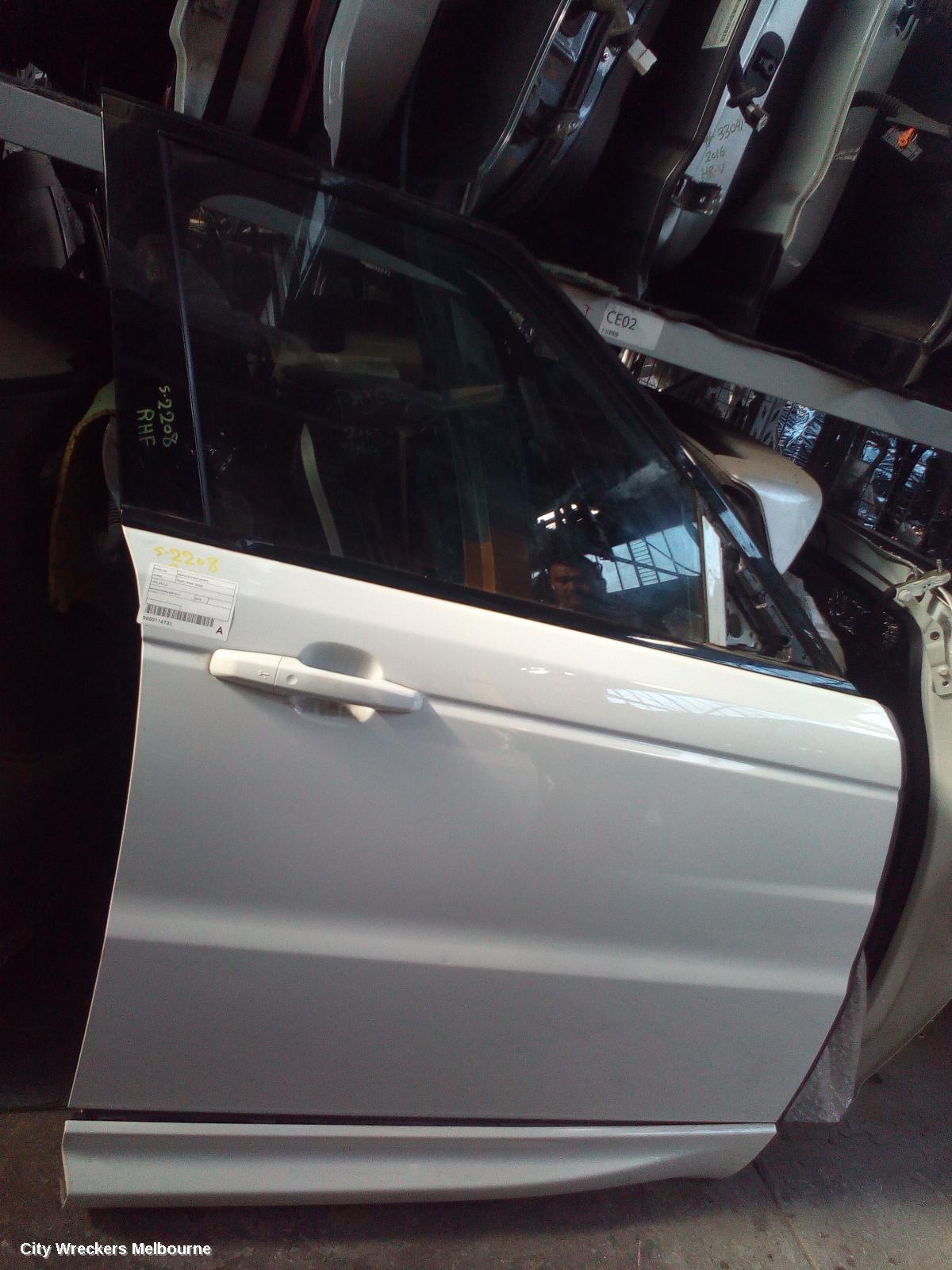 LAND ROVER RANGEROVER SPORT RIGHT FRONT DOOR, L494, 06/2013 ONWARDS