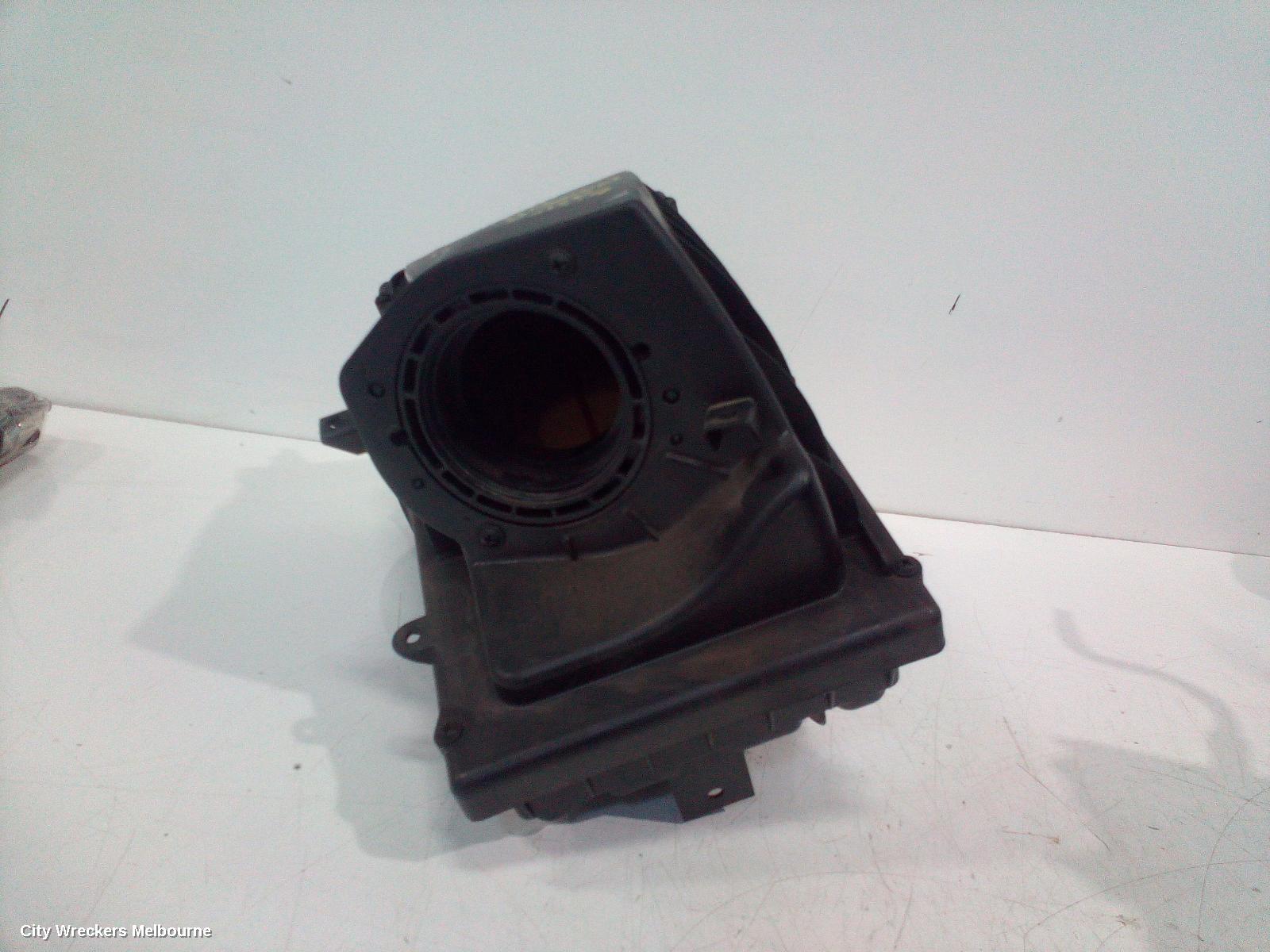 LAND ROVER RANGEROVER SPORT AIR CLEANER/BOX, AIR CLEANER, L494, 3.0, DIESEL, RH SIDE, 06/2013 ONWARDS
