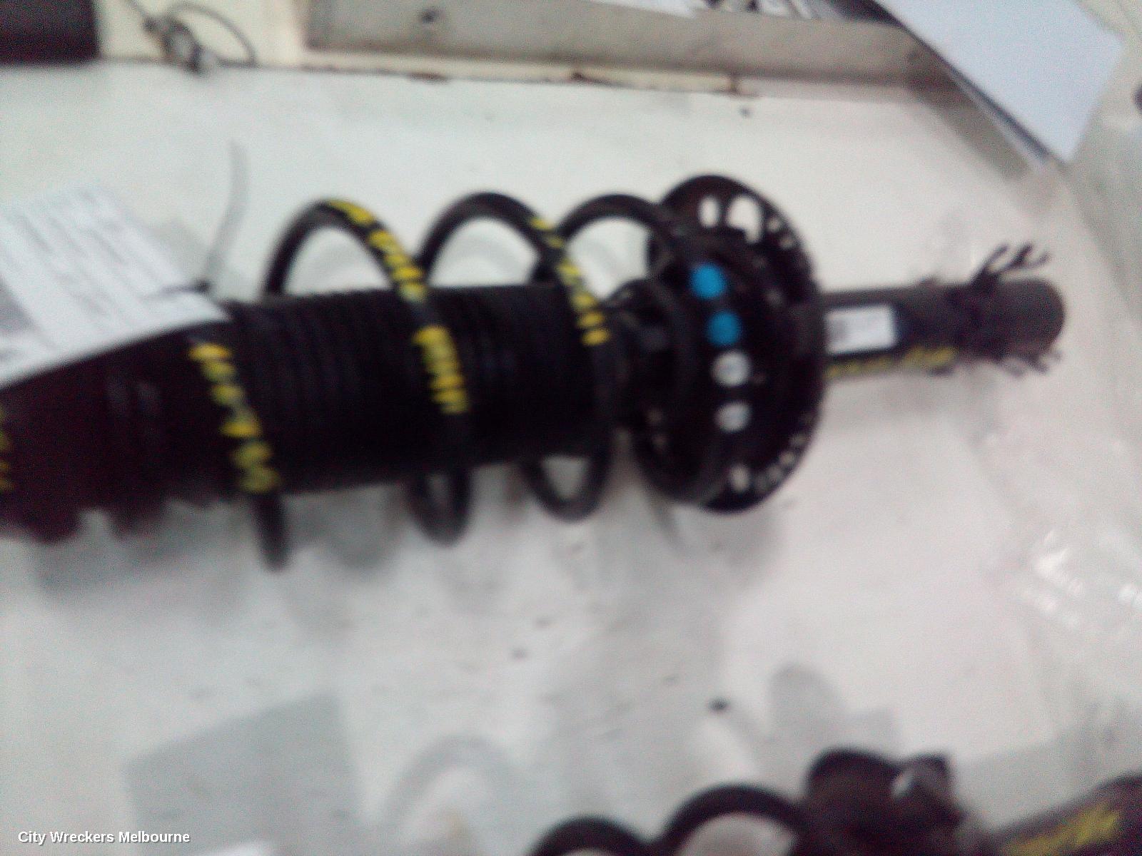 VOLKSWAGEN POLO RIGHT FRONT STRUT, 6R, 1.6, DIESEL, 05/2010 - 05/2014