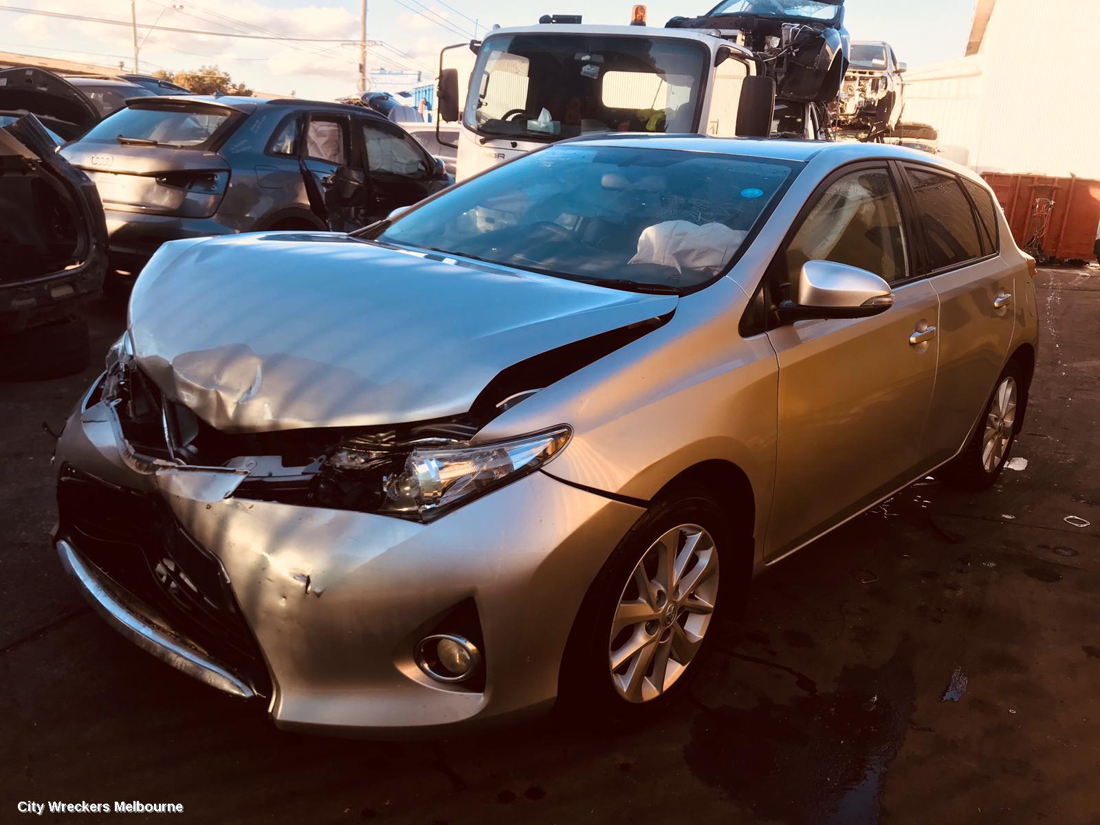 TOYOTA COROLLA REAR GARNISH, TAILGATE GARNISH (CENTRE), ZRE182R, HATCH, 10/2012 - 03/2015