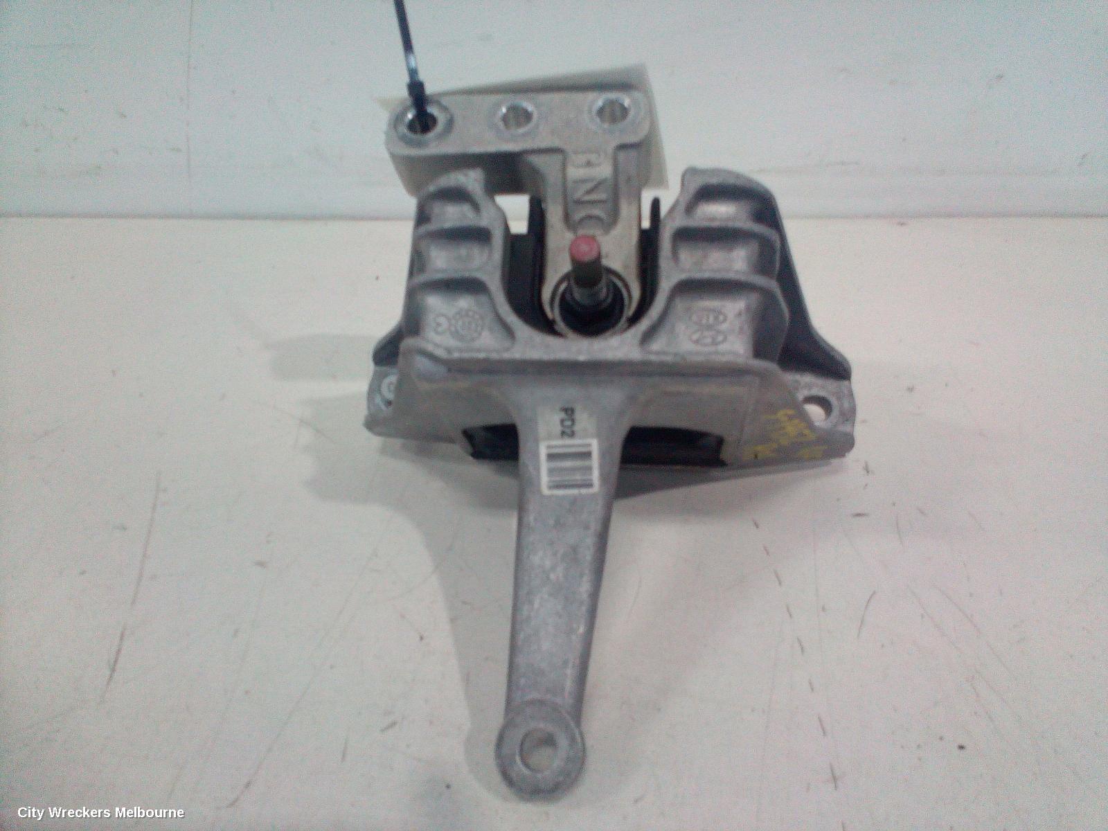HYUNDAI I30 MOUNT, PD, HATCH, 03/2017 ONWARDS