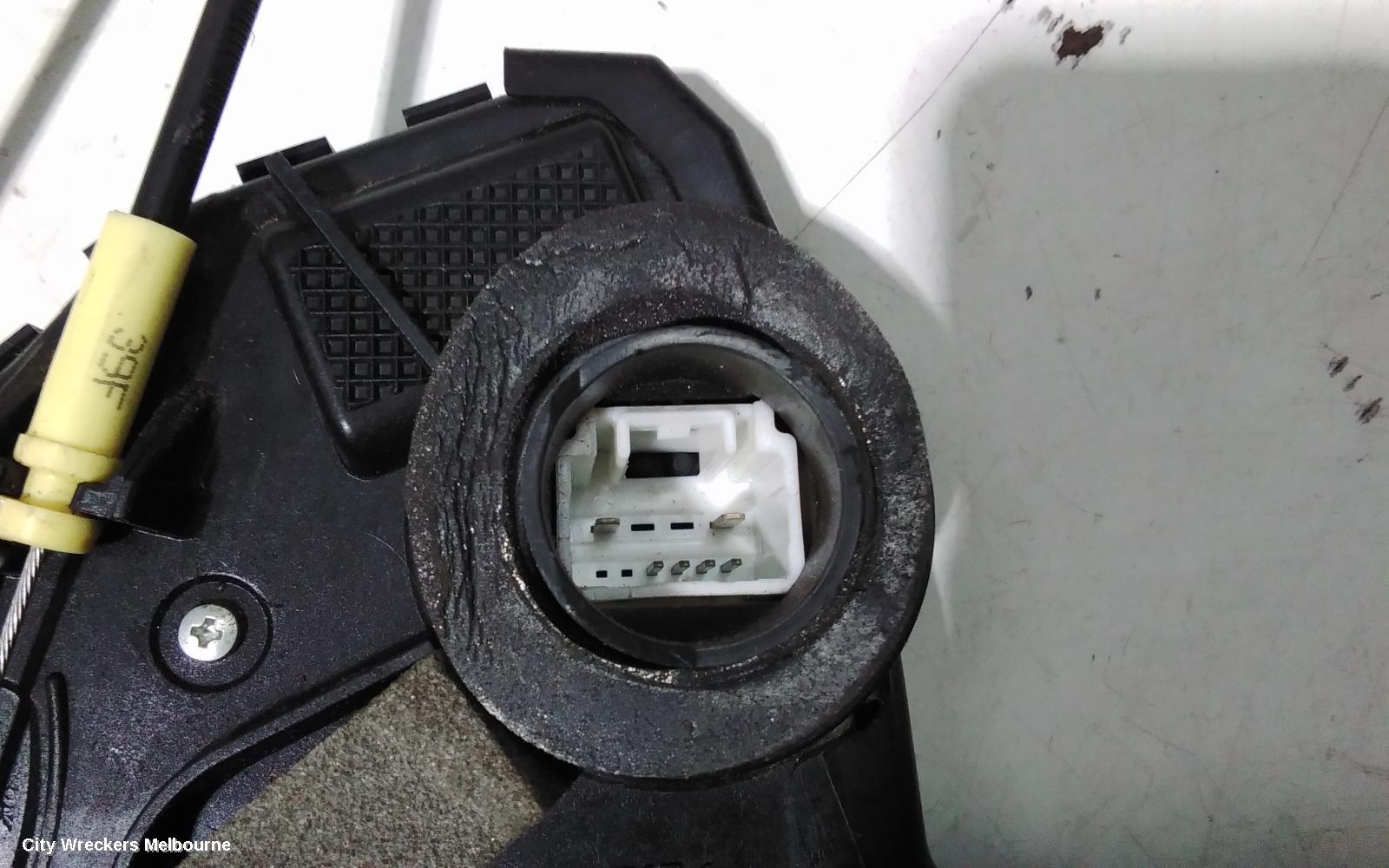 TOYOTA HIACE DOOR/BOOT/GATE LOCK, RIGHT FRONT DOOR LOCK, TRH/KDH, 03/2005 - 04/2019