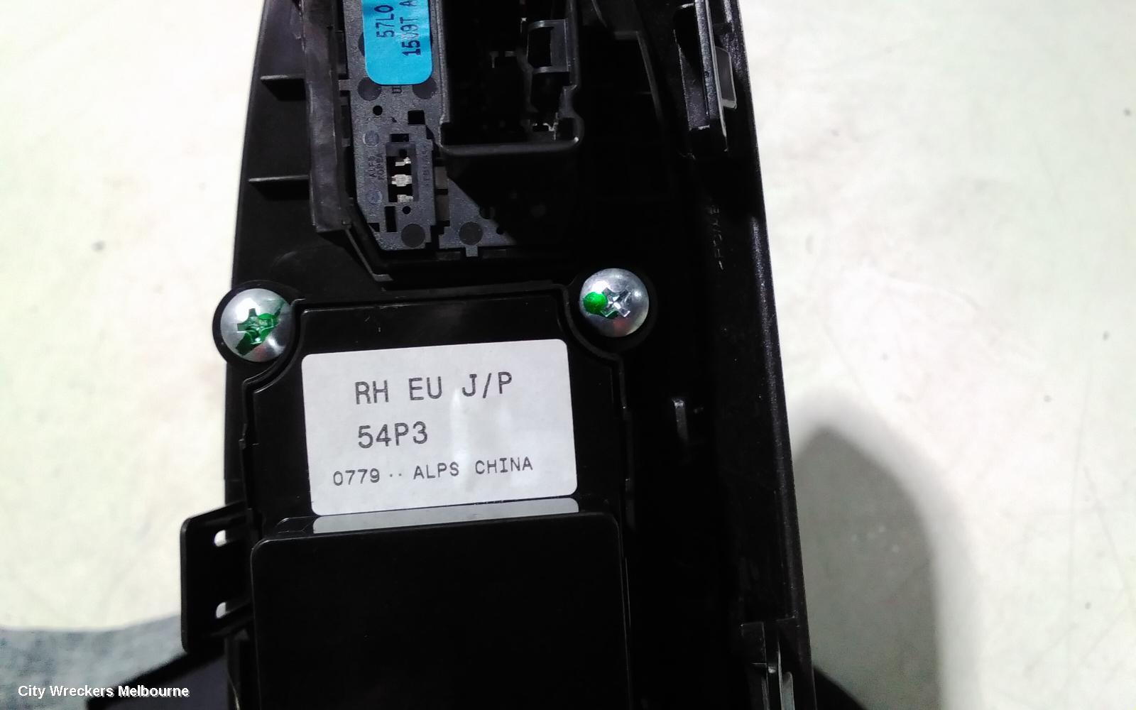 SUZUKI VITARA PWR DR WIND SWITCH, RH FRONT (MASTER SWITCH), MANUAL FOLD, VITARA, LY (VIN TSM), 06/2015 ONWARDS