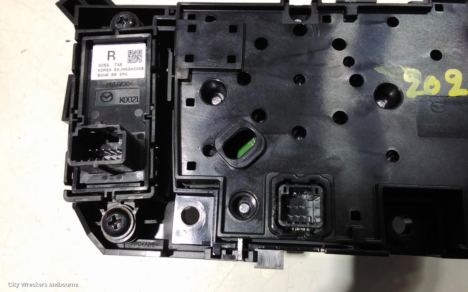 MAZDA CX30 RADIO/CD/DVD/SAT/TV, HEAD UNIT, 10.25IN, DM, 10/2019 ONWARDS