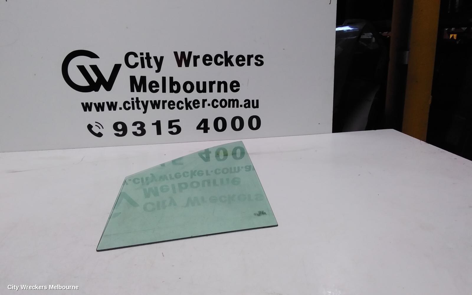 VOLKSWAGEN CRAFTER LEFT FRONT 1/4 DOOR GLASS, SY1, 08/2017 ONWARDS