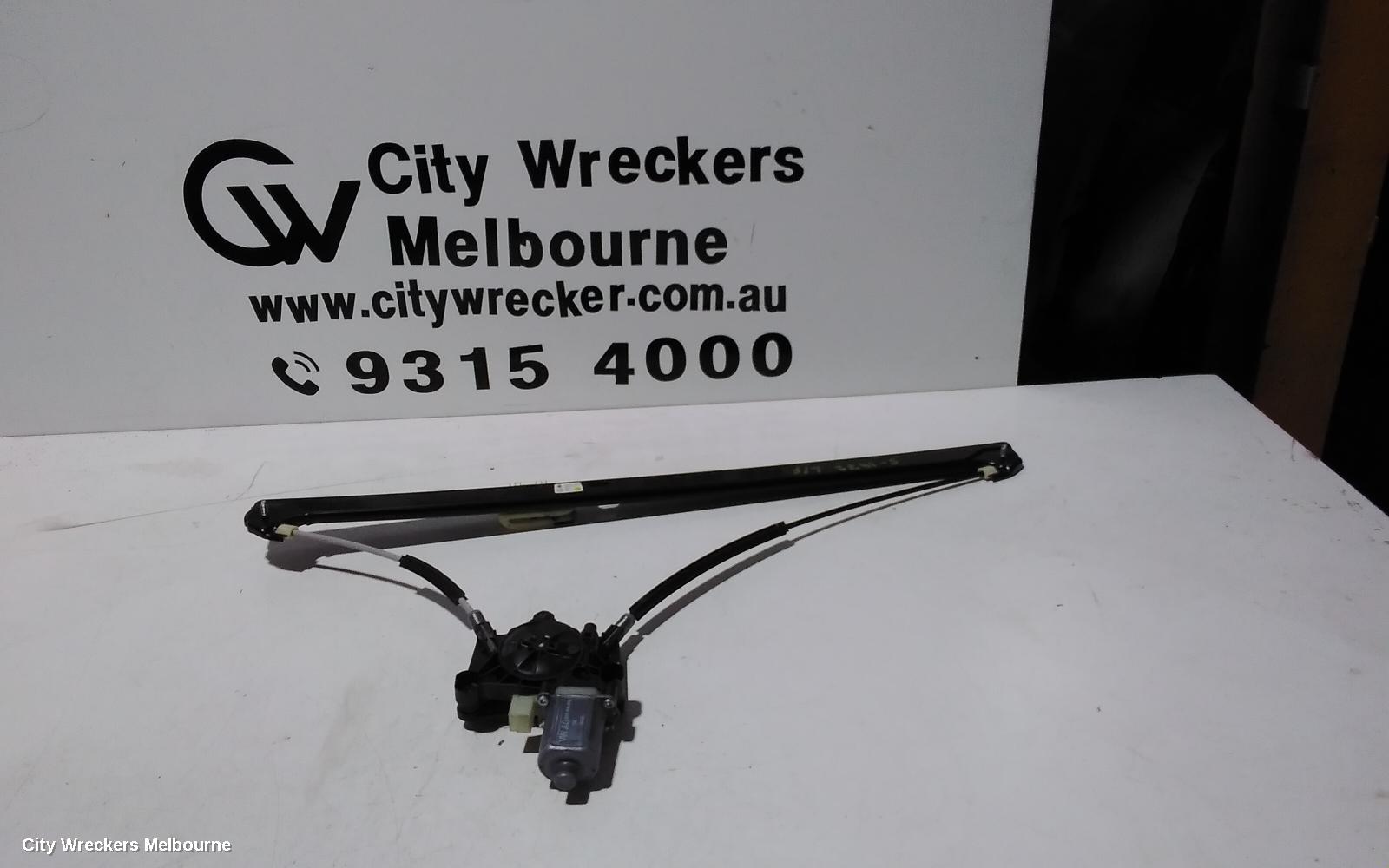 VOLKSWAGEN CRAFTER LEFT FRONT WINDOW REG/MOTOR, SY1, 08/2017 ONWARDS