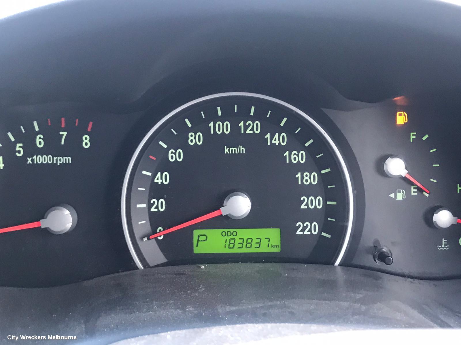 KIA CARNIVAL/GRAND CARNIVAL BONNET, VQ, STRUT TYPE, 01/2006 - 12/2014