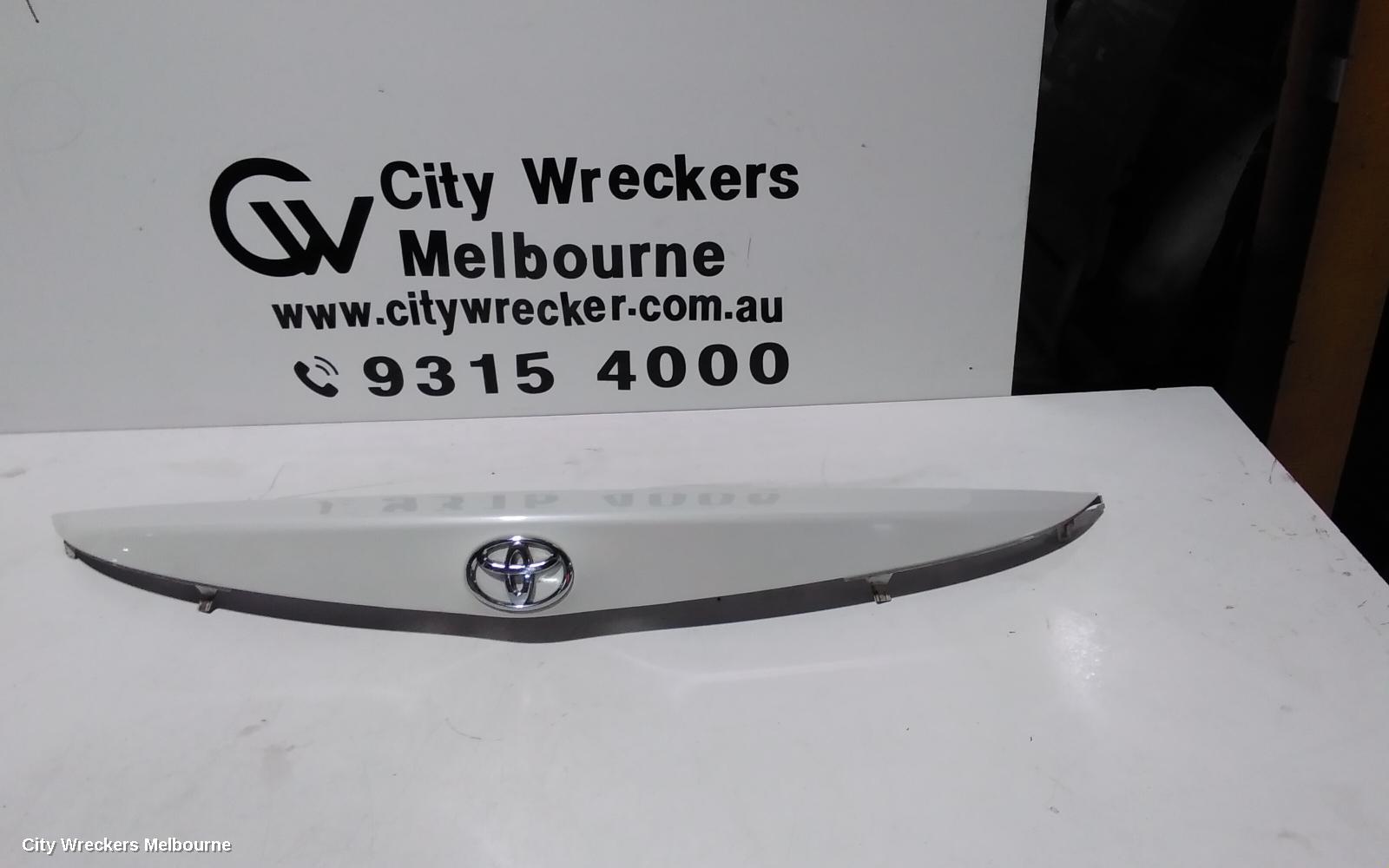 TOYOTA COROLLA REAR GARNISH, TAILGATE GARNISH (CENTRE), ZRE182R, HATCH, 04/2015 - 06/2018