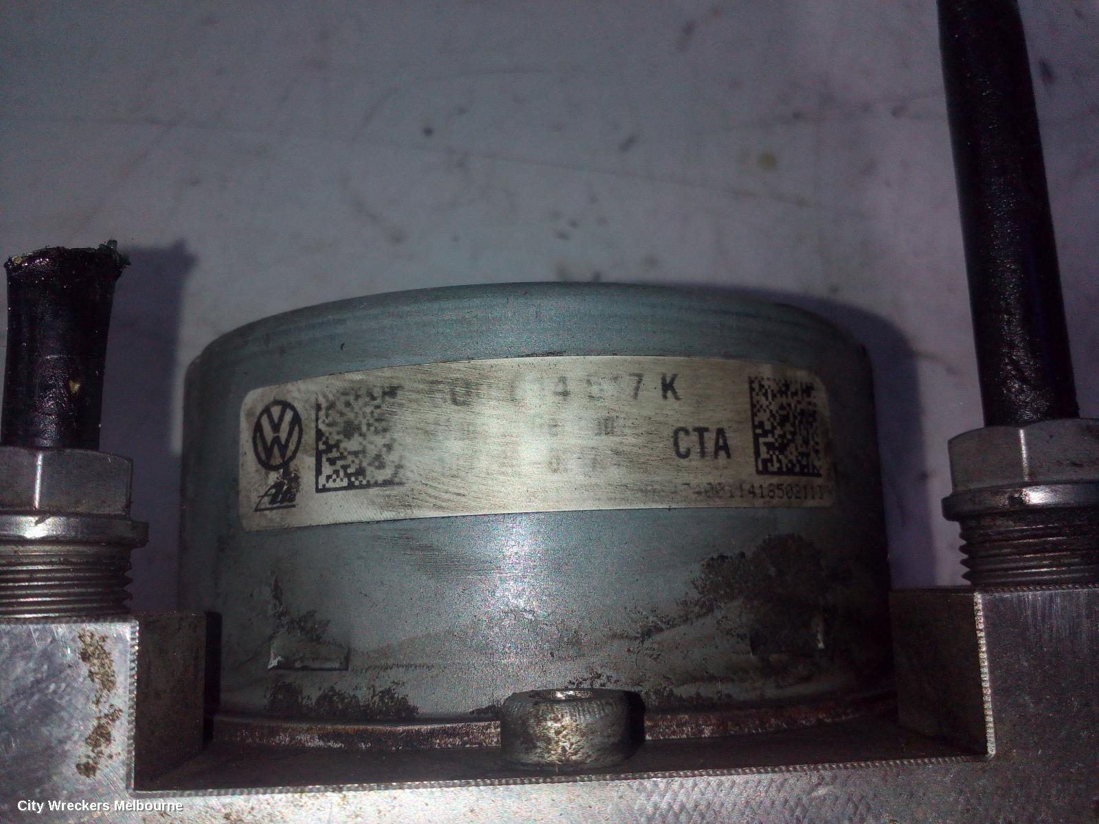 VOLKSWAGEN GOLF ABS PUMP/MODULATOR, GEN 7, ON MOTOR P/N 5Q0907379AA, 01/2013 - 08/2020