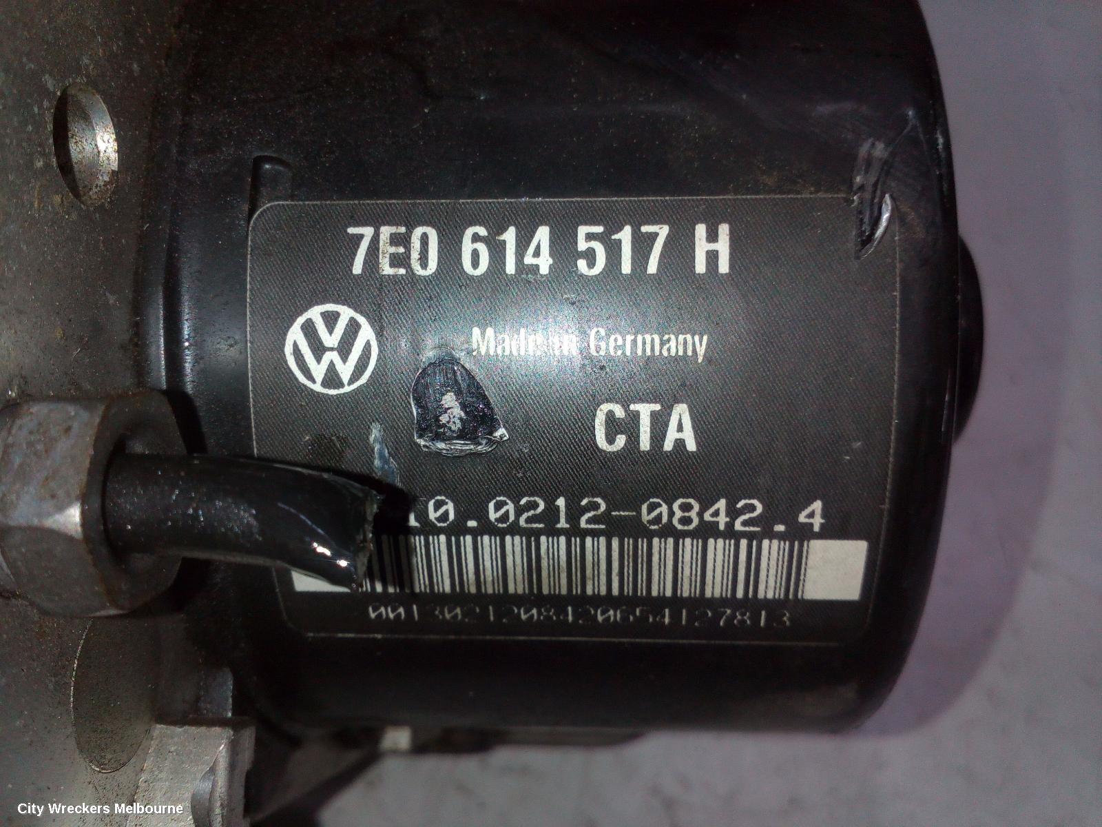VOLKSWAGEN TRANSPORTER ABS PUMP/MODULATOR, T5, P/N 7E0614517H, 03/2010 - 06/2015