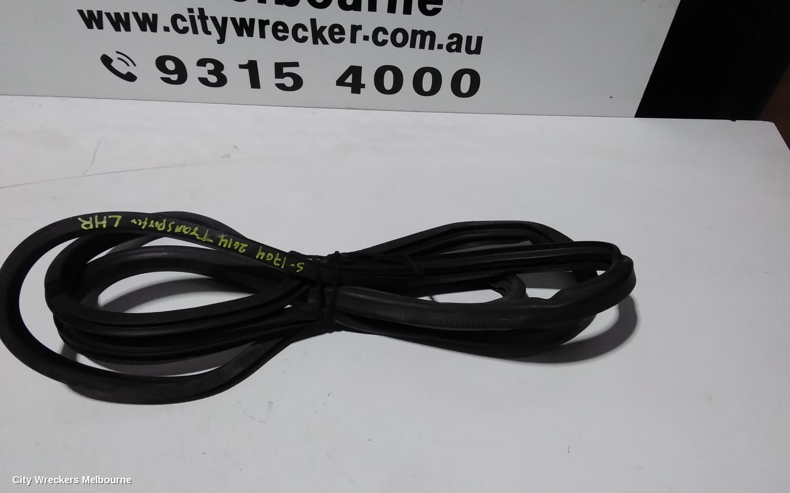 VOLKSWAGEN TRANSPORTER SEAL, LHR DOOR SEAL RUBBER ON THE BODY: 101095, T5, 03/2010 - 06/2015