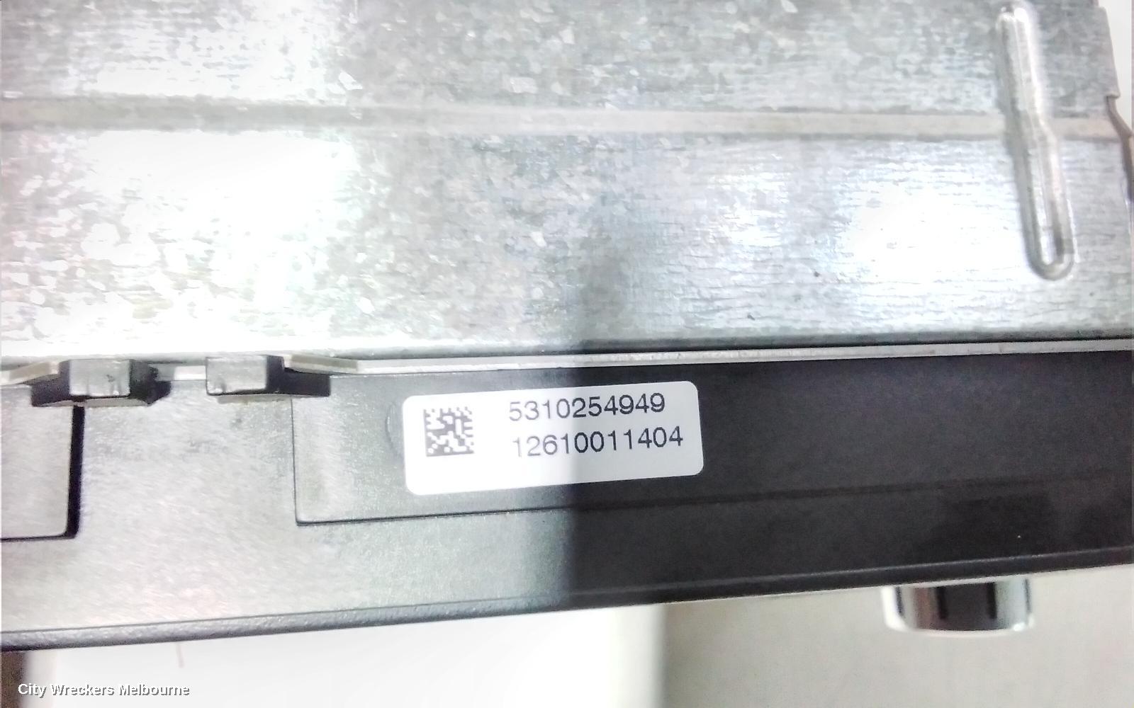 VOLKSWAGEN TRANSPORTER RADIO/CD/DVD/SAT/TV, HEAD UNIT (RCD210), SINGLE DIN TYPE, 03/2010 - 06/2015