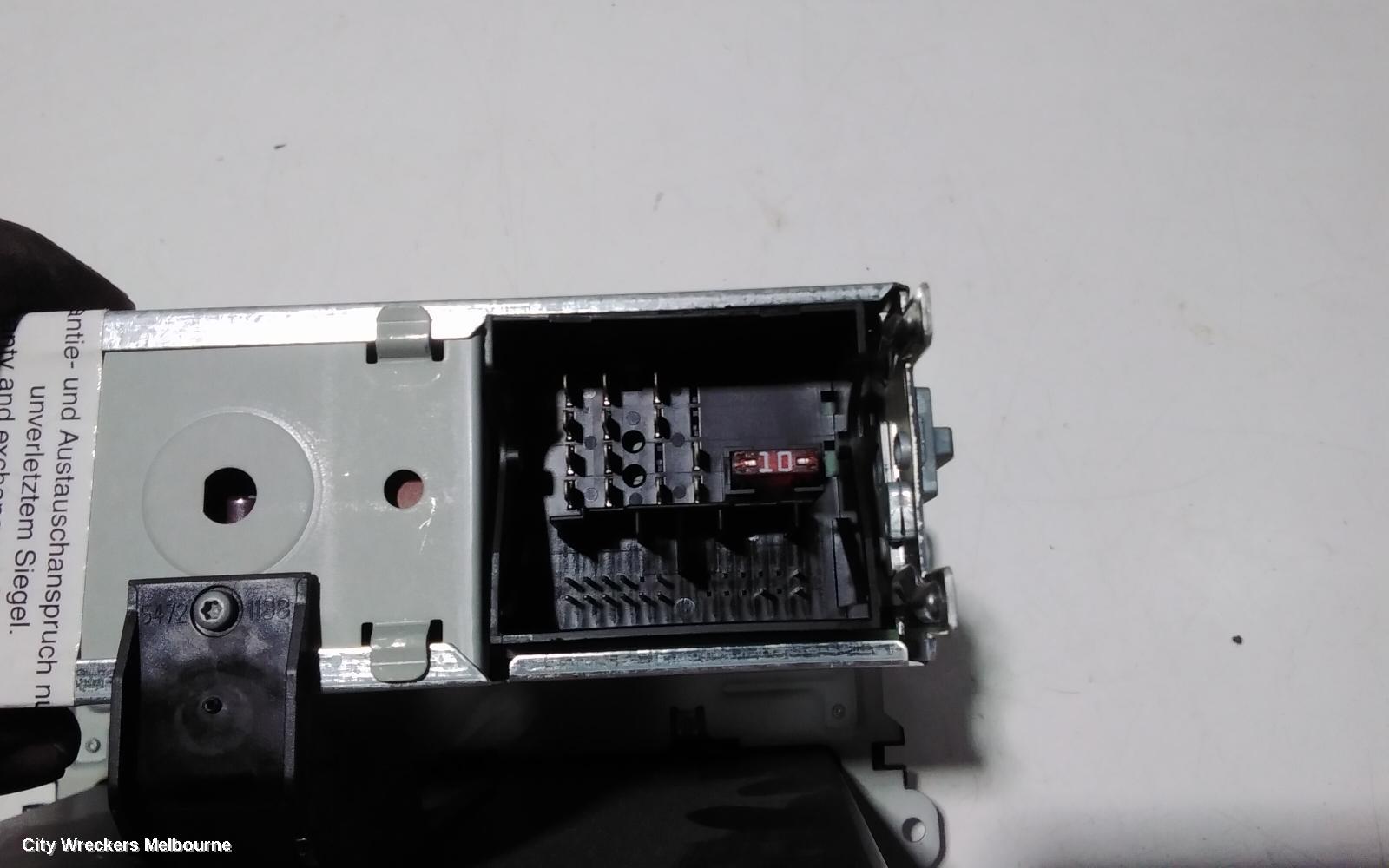 VOLKSWAGEN TRANSPORTER RADIO/CD/DVD/SAT/TV, HEAD UNIT (RCD210), SINGLE DIN TYPE, 03/2010 - 06/2015