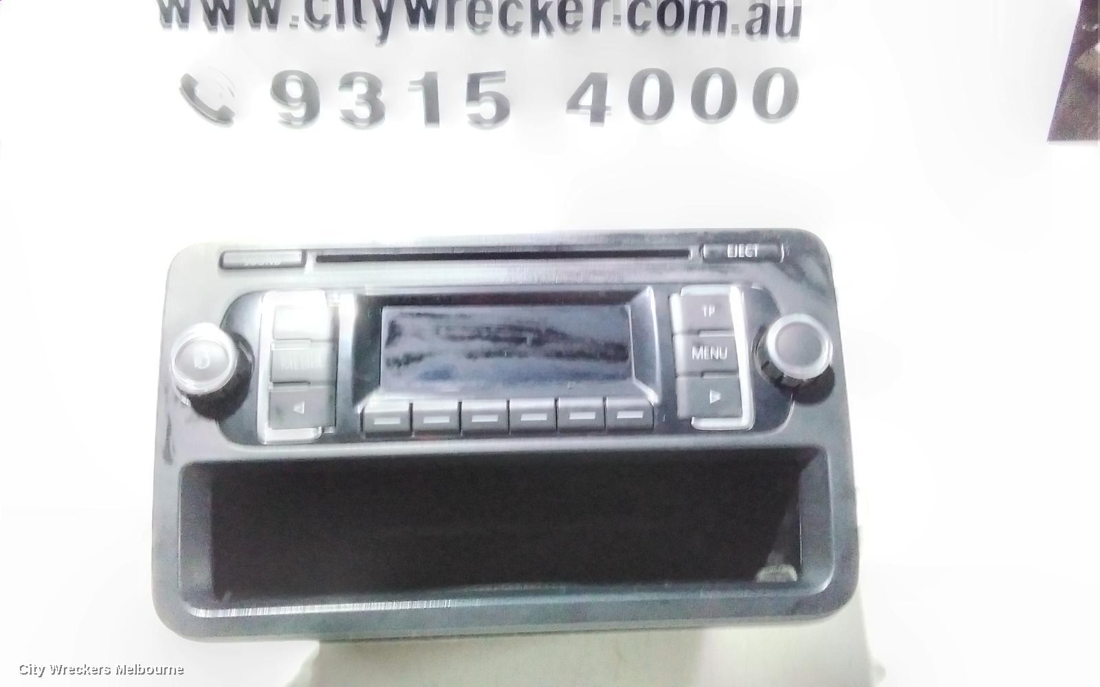VOLKSWAGEN TRANSPORTER RADIO/CD/DVD/SAT/TV, HEAD UNIT (RCD210), SINGLE DIN TYPE, 03/2010 - 06/2015