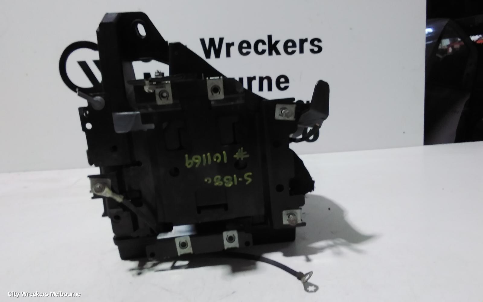 JEEP GRANDCHEROKEE FUSE BOX, ENGINE BAY, PETROL, WK, 10/2010 - 02/2022