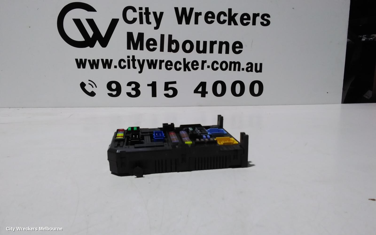 PEUGEOT 308 FUSE BOX, T9, 10/2014 - 05/2021