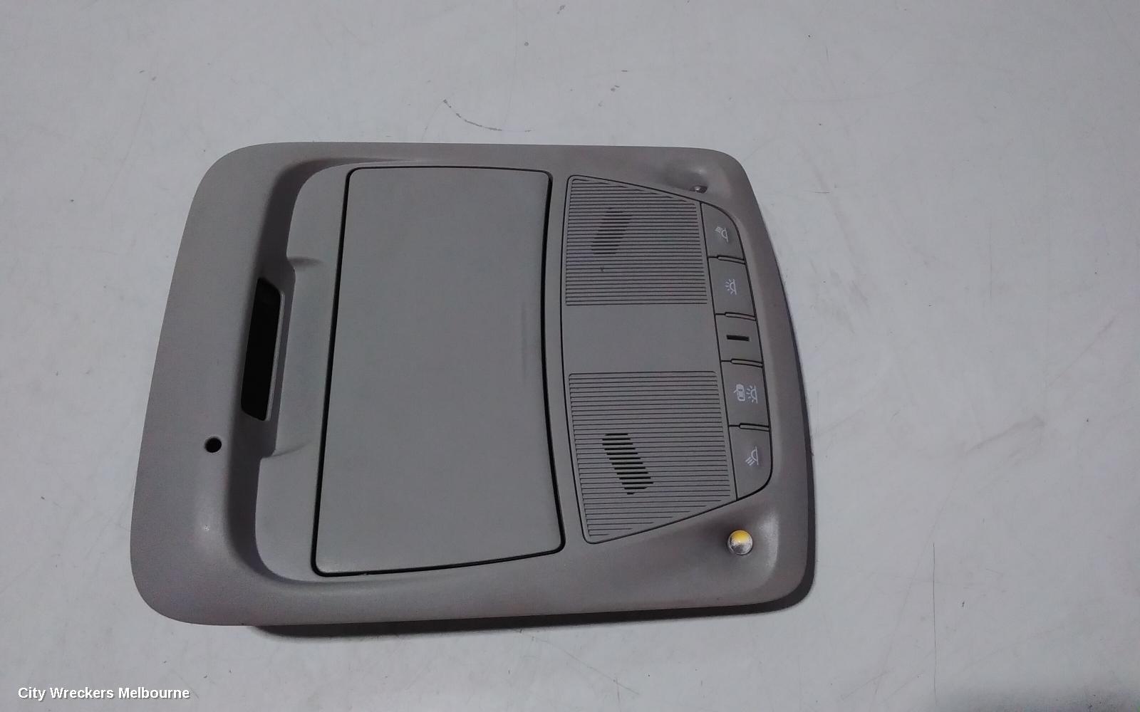 RENAULT KALEOS COURTESY LIGHT, XZG, 05/2016 ONWARDS