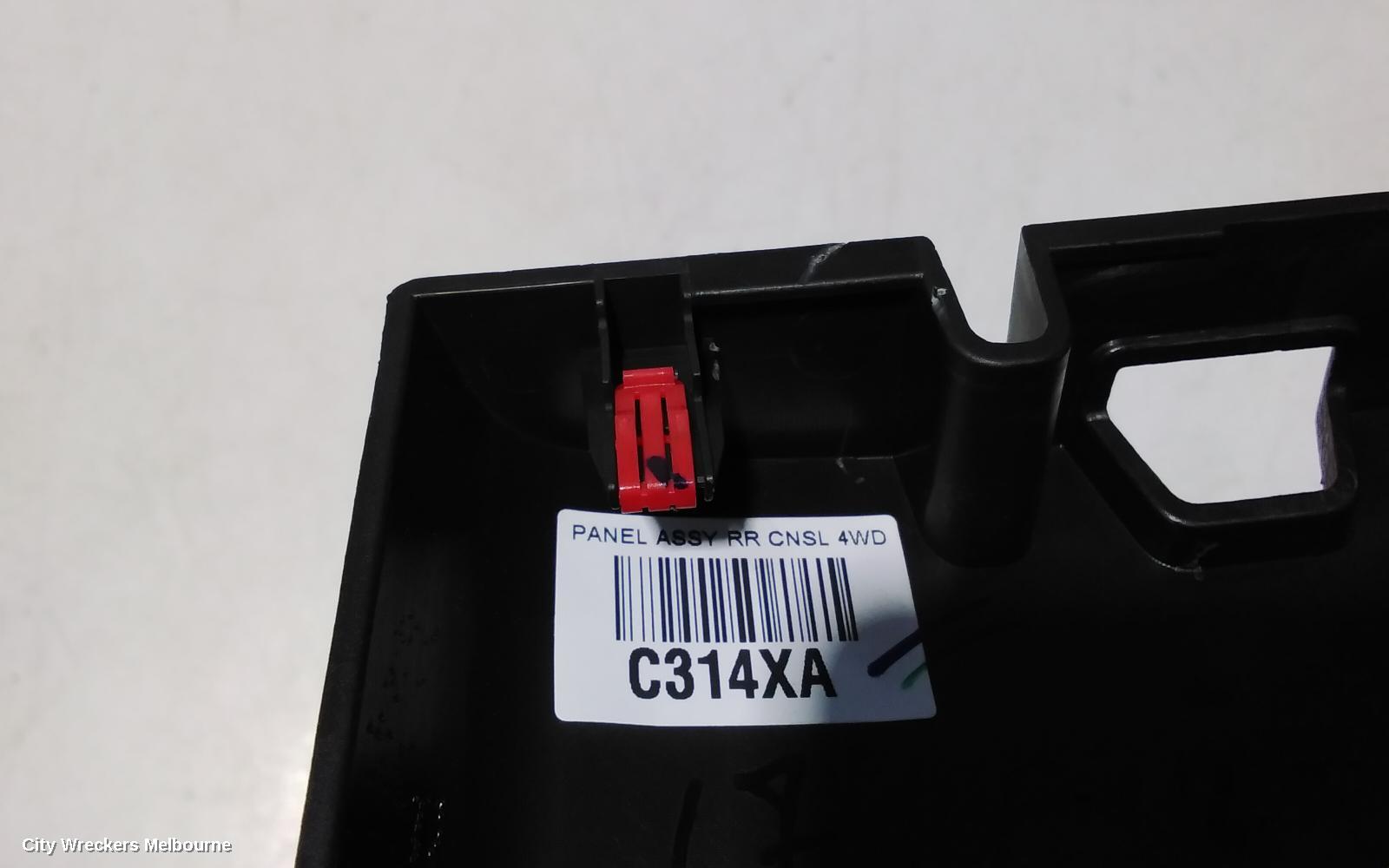 MITSUBISHI TRITON, MQ-MR, 03/2015 - 10/2023, CUP HOLDER: 101388